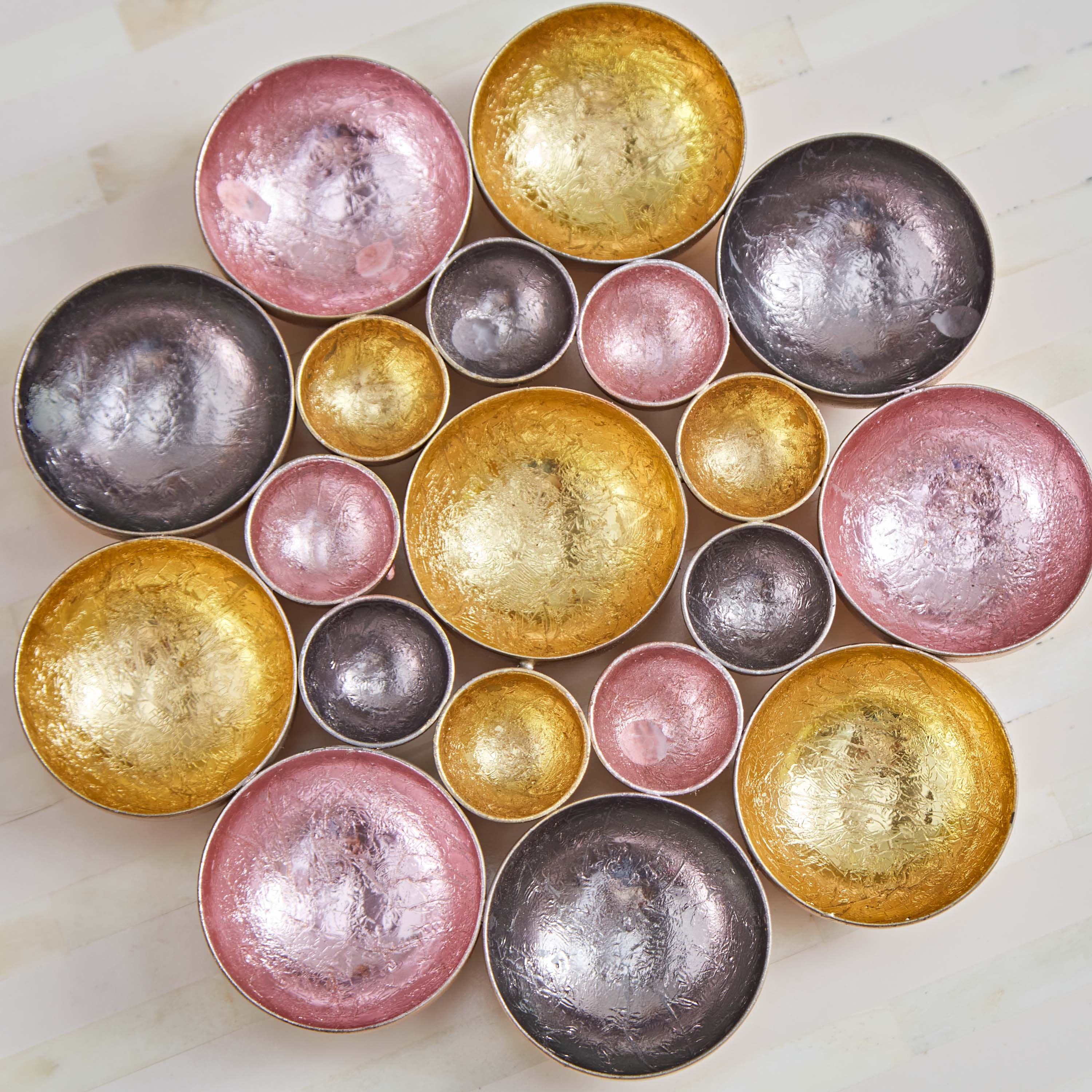 حامل شموع طاولة معدني بتصميم زهرة من زوها - 20x20x3 سم-hbxlivingroom-decorandaccessories-candleholders-image-3