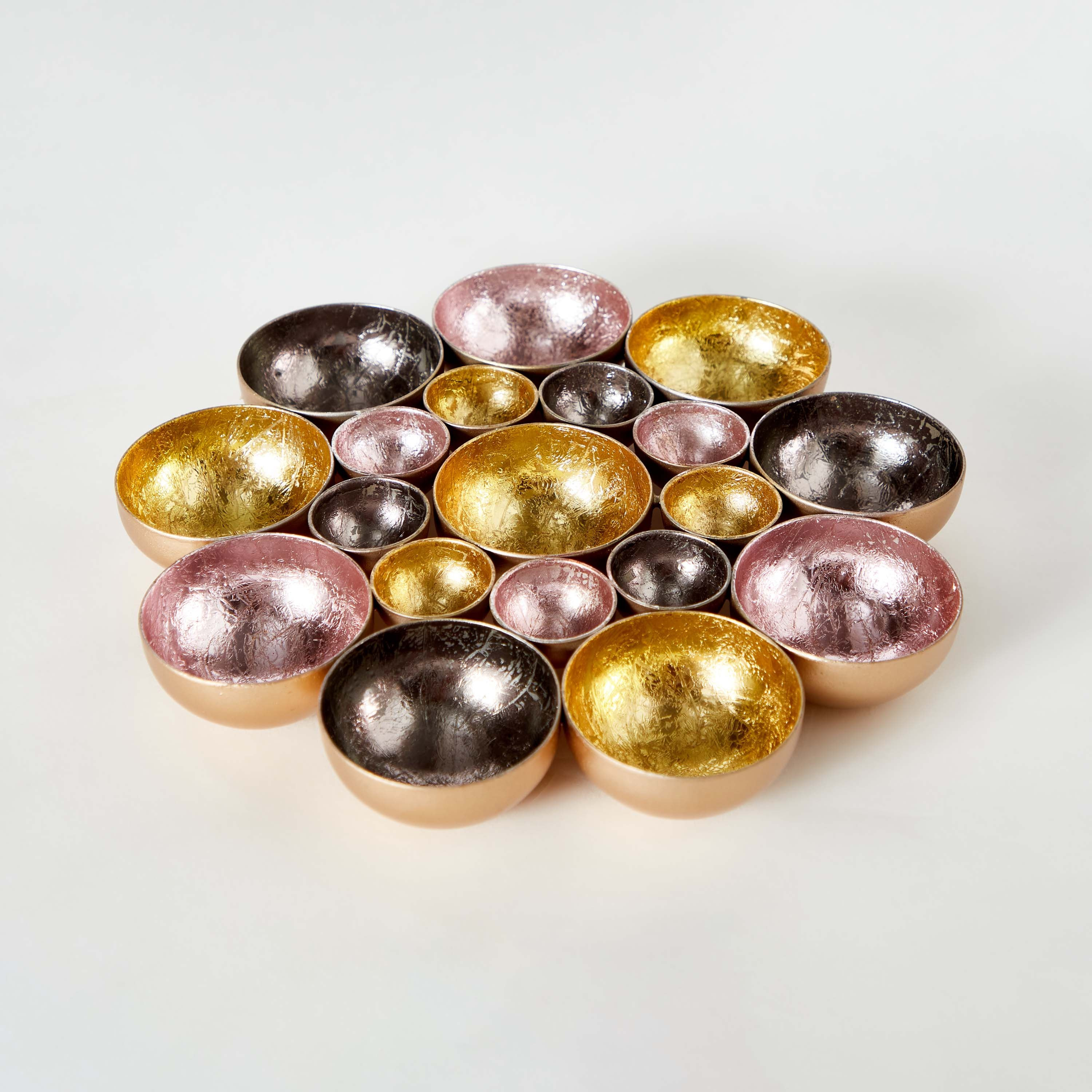 حامل شموع طاولة معدني بتصميم زهرة من زوها - 20x20x3 سم-hbxlivingroom-decorandaccessories-candleholders-image-5