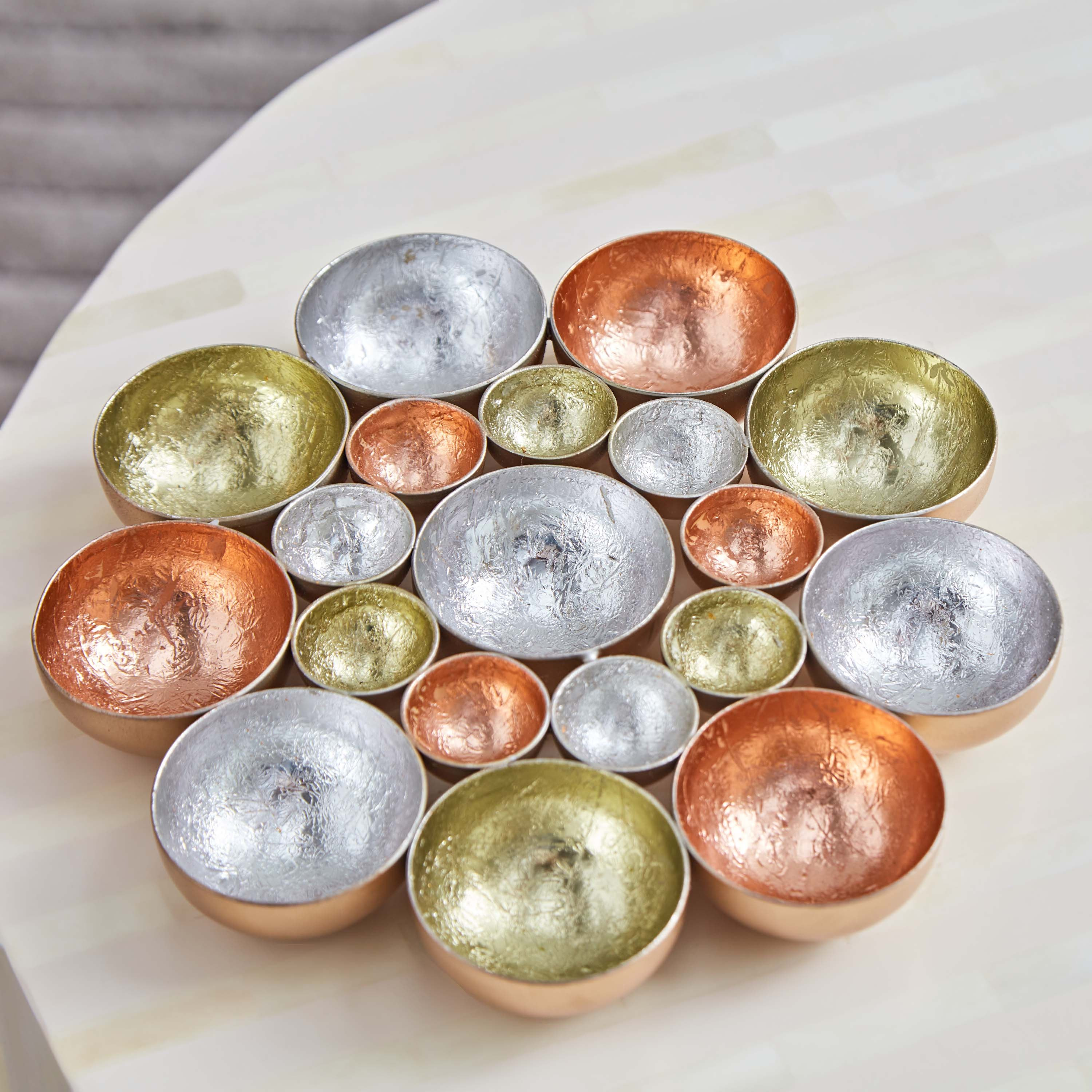 حامل شموع طاولة معدني بتصميم زهرة من زوها - 20x20x3 سم-hbxlivingroom-decorandaccessories-candleholders-image-2