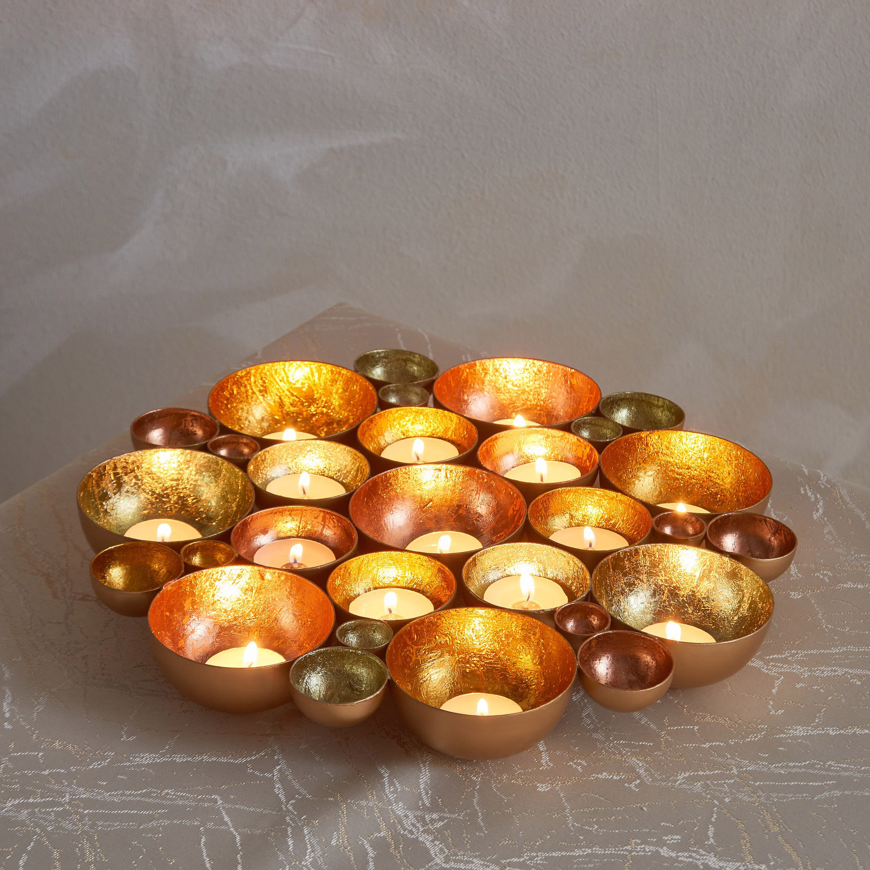 حامل شموع صغيرة معدني للطاولة بتصميم زهرة من زوها - 30x30x4 سم-hbxlivingroom-decorandaccessories-candleholders-image-1