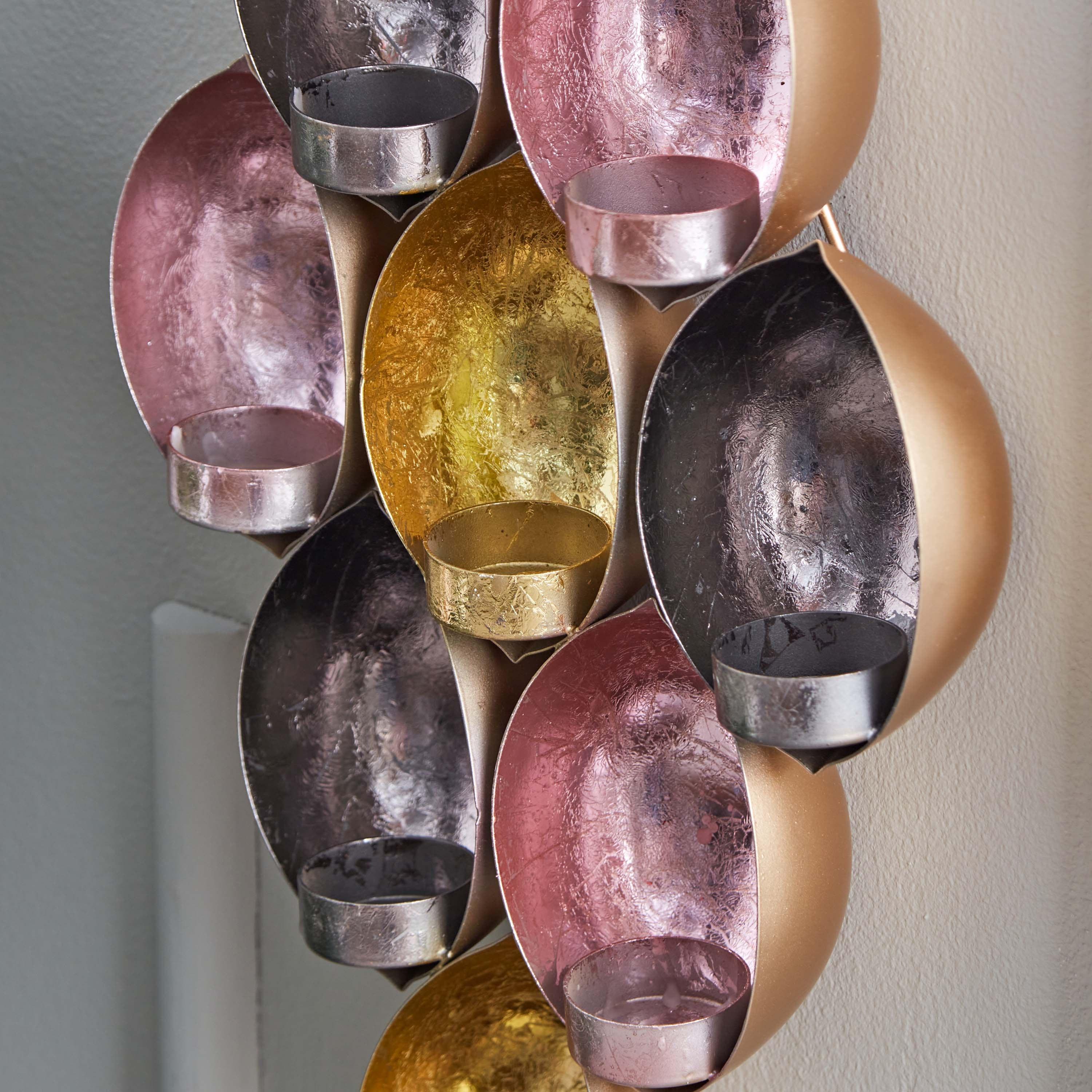 حامل شموع صغيرة معدنية ملونة ثلاثية الأبعاد من زوها - 20x20x3 سم-hbxlivingroom-decorandaccessories-candleholders-image-3