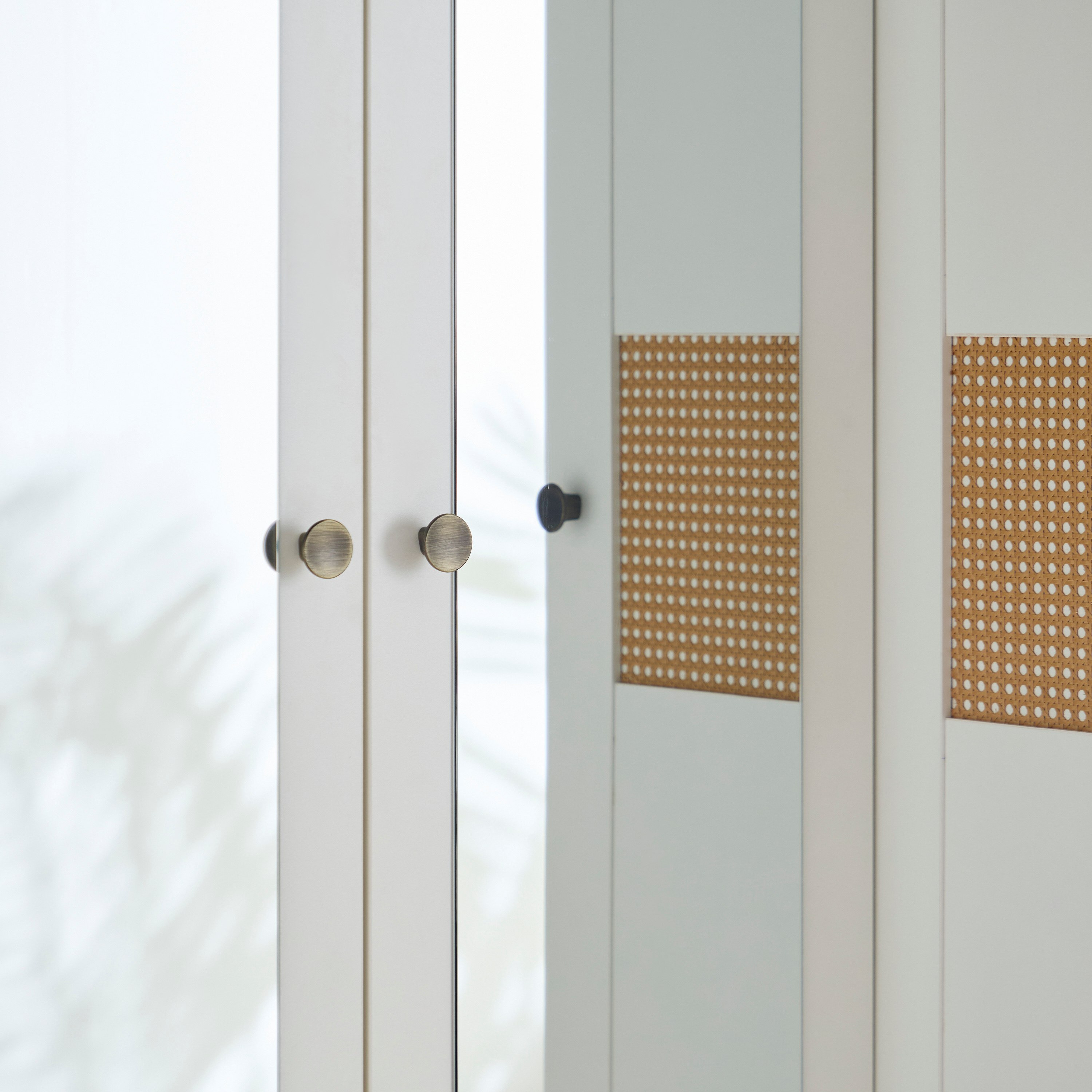 خزانة ملابس 4 أبواب ودرجين ومرآة من فيوجن-hbxfurniture-wardrobes-image-11
