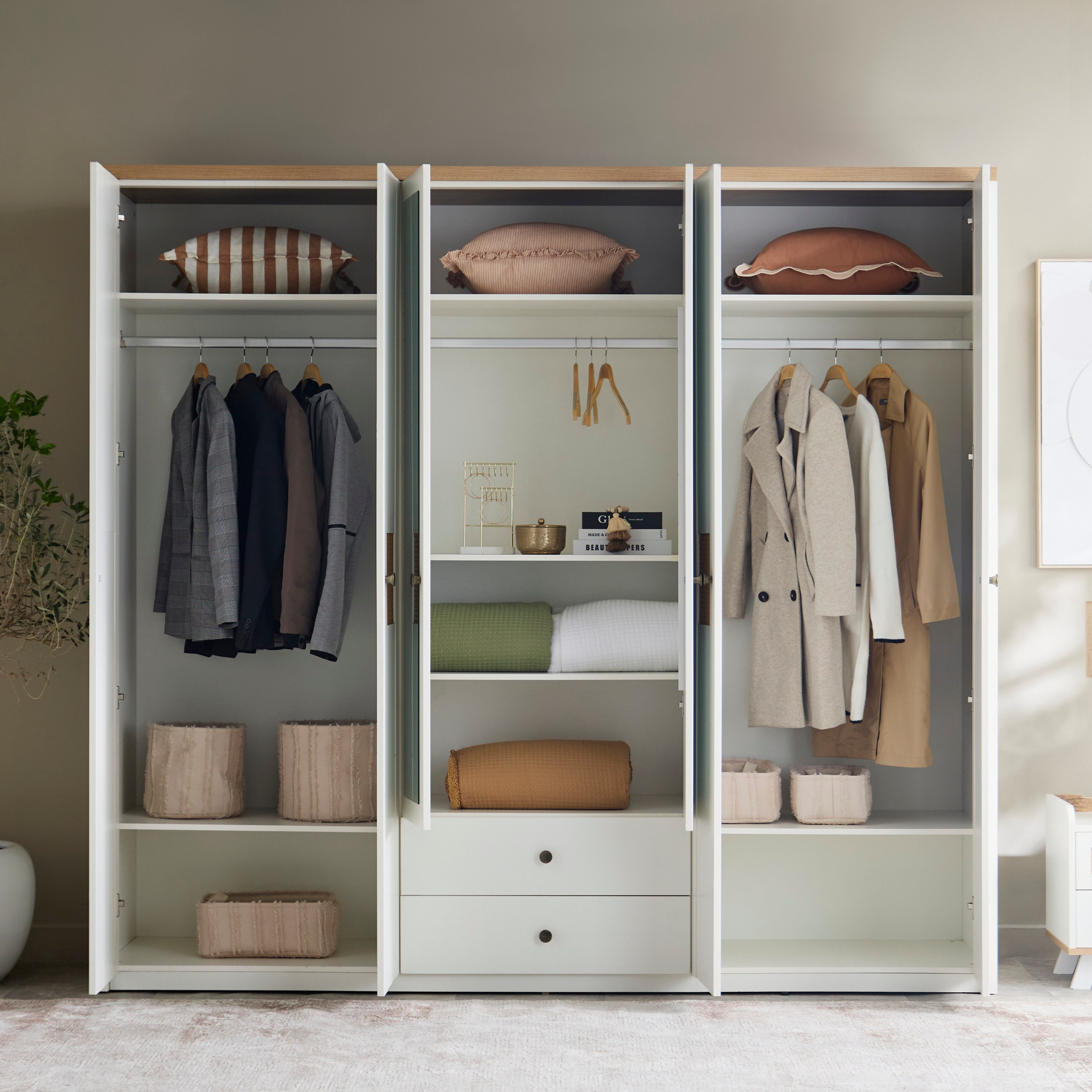 خزانة ملابس 4 أبواب ودرجين ومرآة من فيوجن-hbxfurniture-wardrobes-image-5