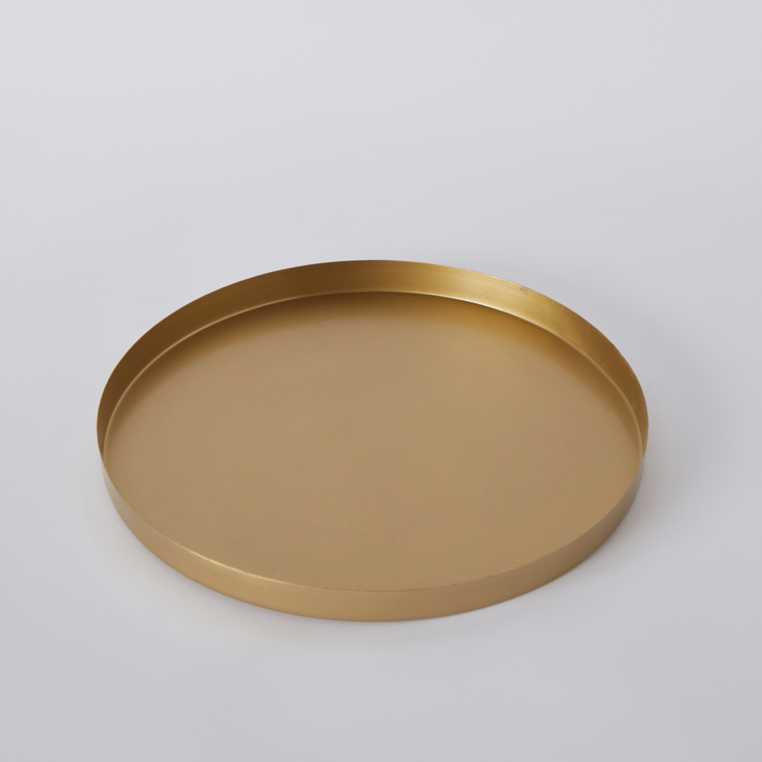صينية ديكور معدن مستديرة من توفا - 30.5x30.5x2 سم-hbxhomeware-hbxdecorandfurnishings-image-5