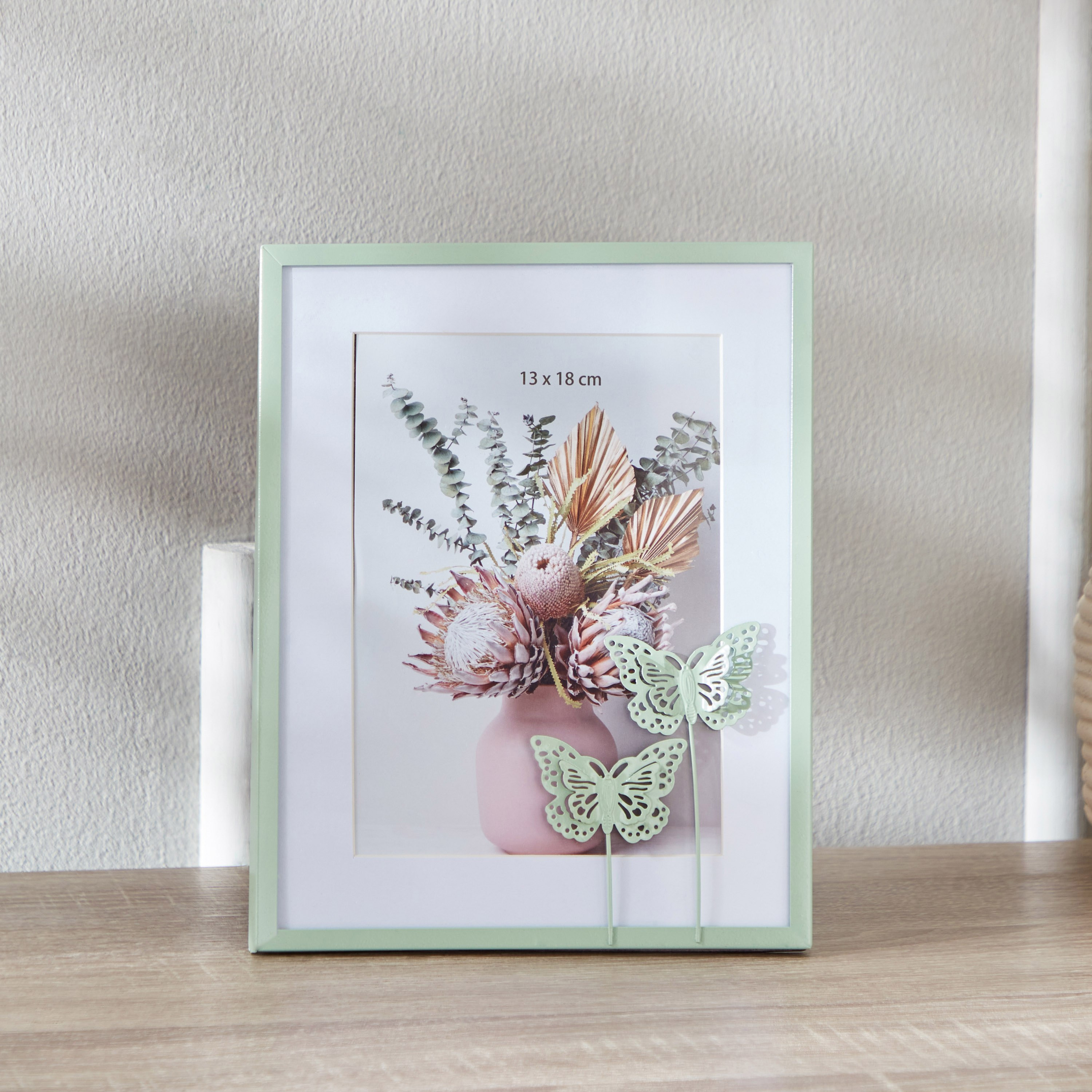 برواز صور معدن من أوروس - 15.5x20.5x2 سم-hbxbedroom-decorandaccessories-photoframes-image-2