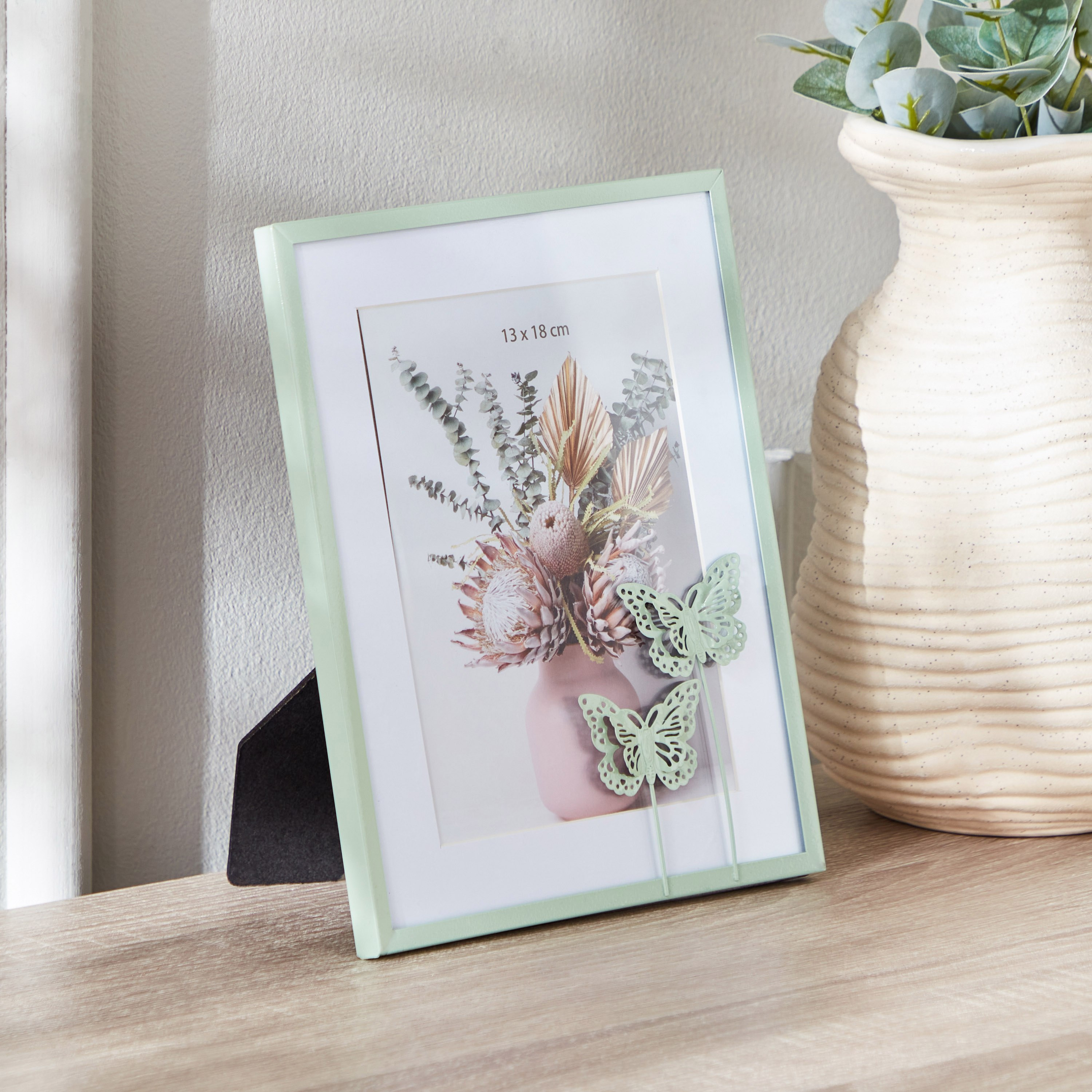 برواز صور معدن من أوروس - 18x23x2 سم-hbxbedroom-decorandaccessories-photoframes-image-1