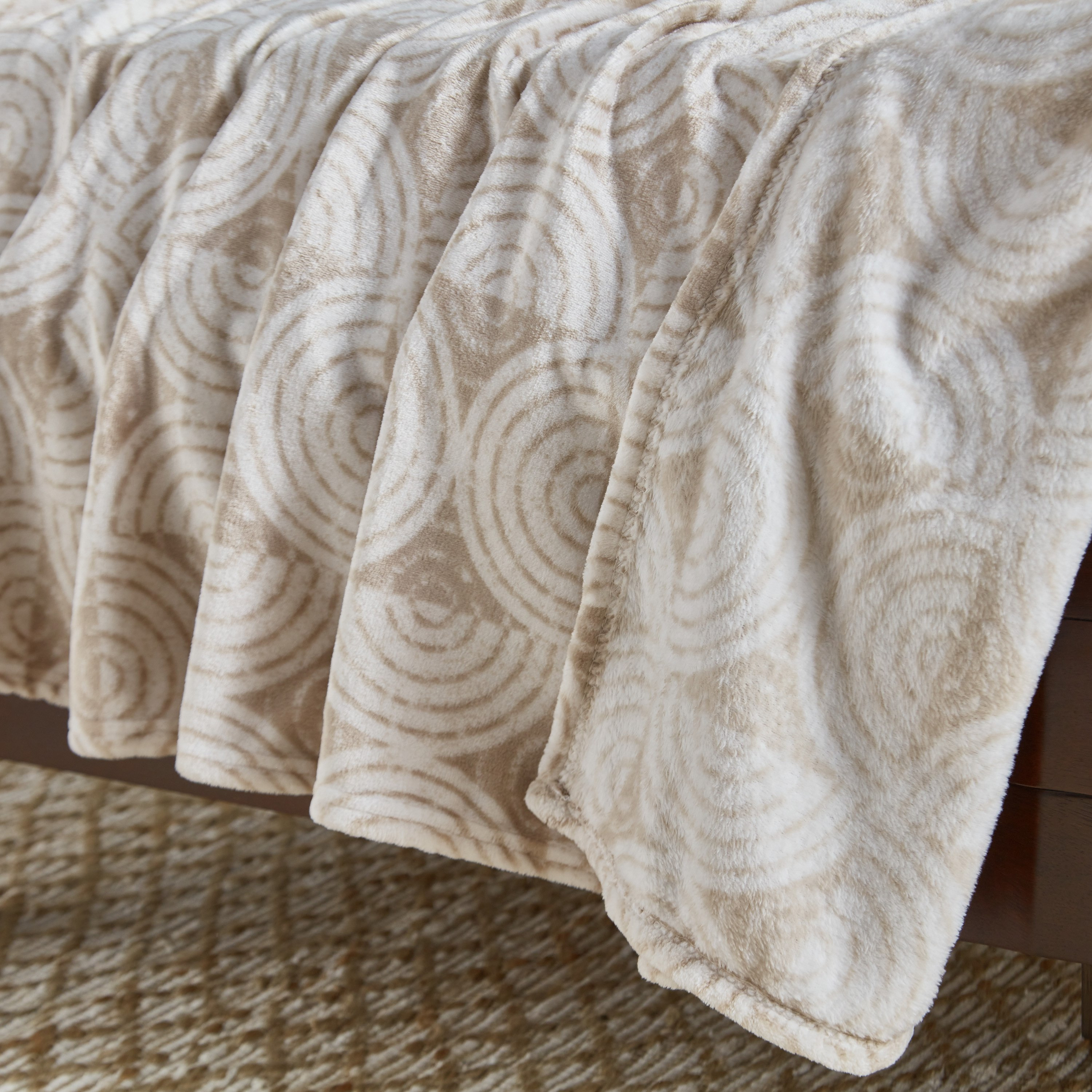 بطانية فلانيل كوين من ماتريكس كين - 200x220 سم-hbxhomeware-hbxbedroom-image-5