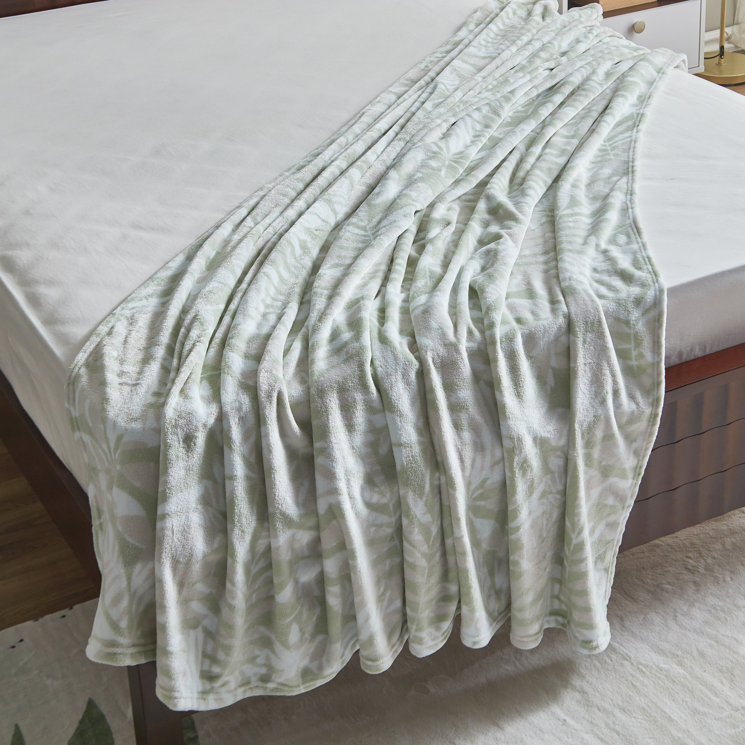 Matrix Rick Flannel Twin Blanket - 140x200 cm-hbxhomeware-hbxbedroom-image-4