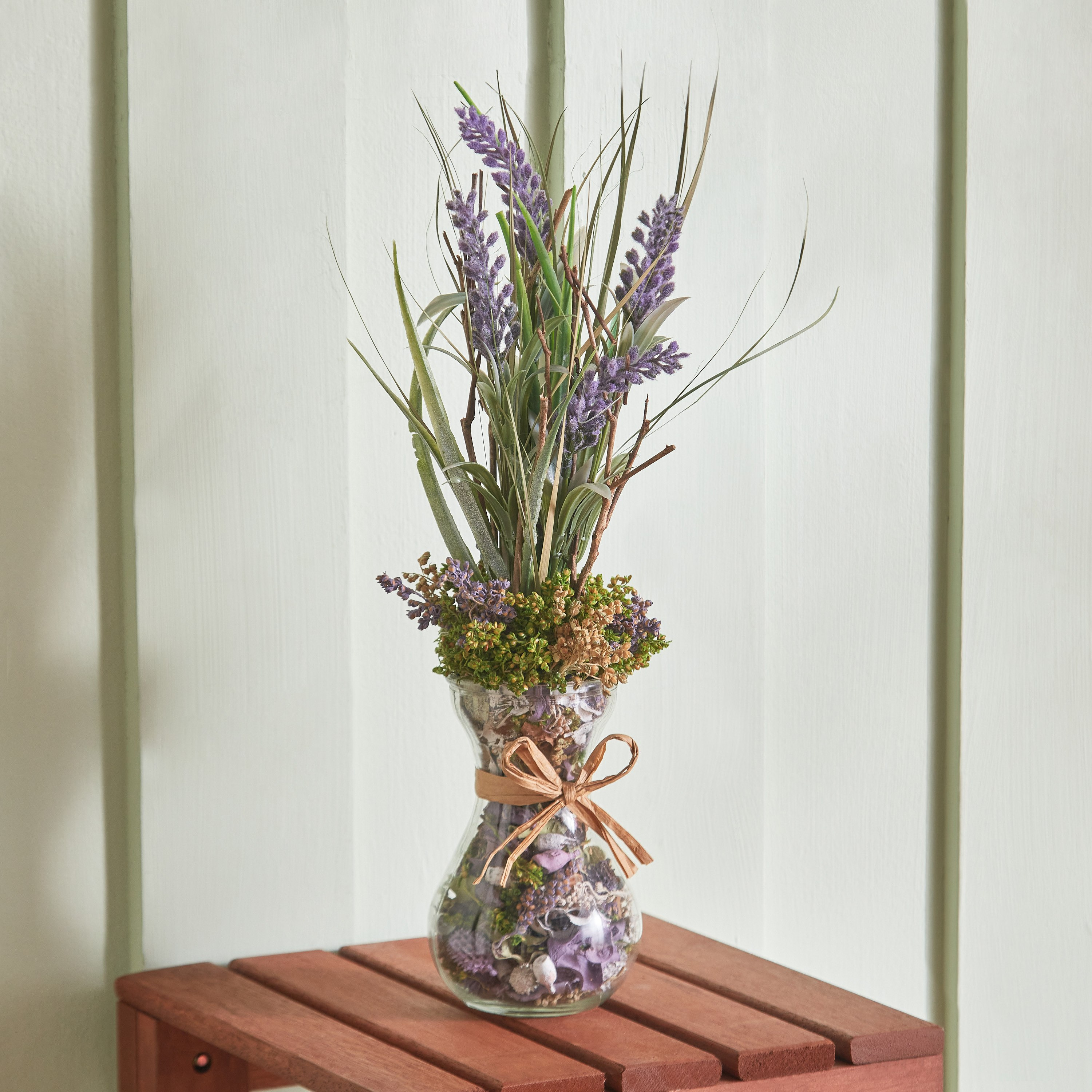 باقة زهور لافندر مع وعاء زجاجي من فيونا - 17x15x37 سم-hbxdecorandfurnishings-homeaccessories-artificialflowersandplants-image-1