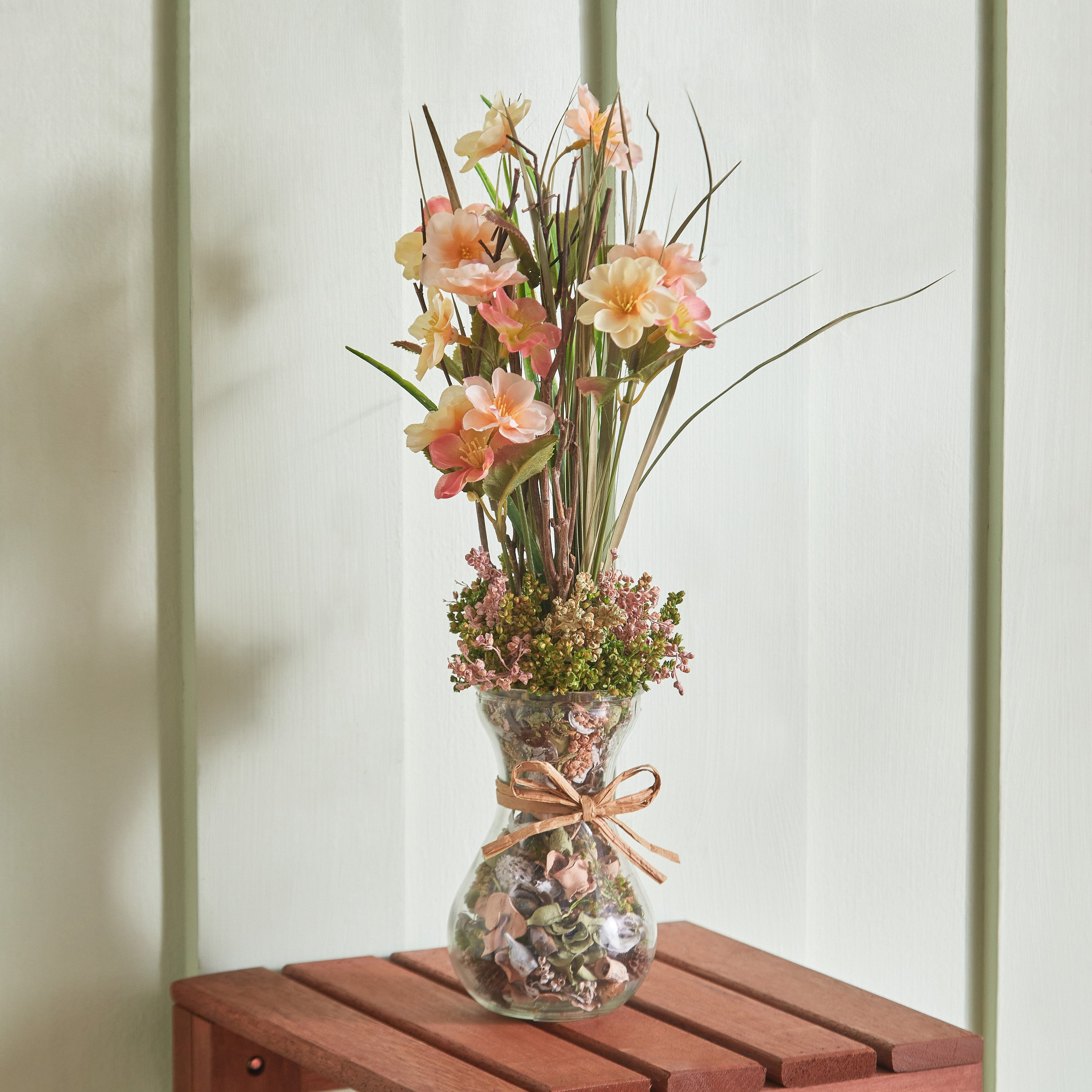 باقة زهور متفتحة مع وعاء زجاجي من فيونا - 17x15x37 سم-hbxdecorandfurnishings-homeaccessories-artificialflowersandplants-image-1