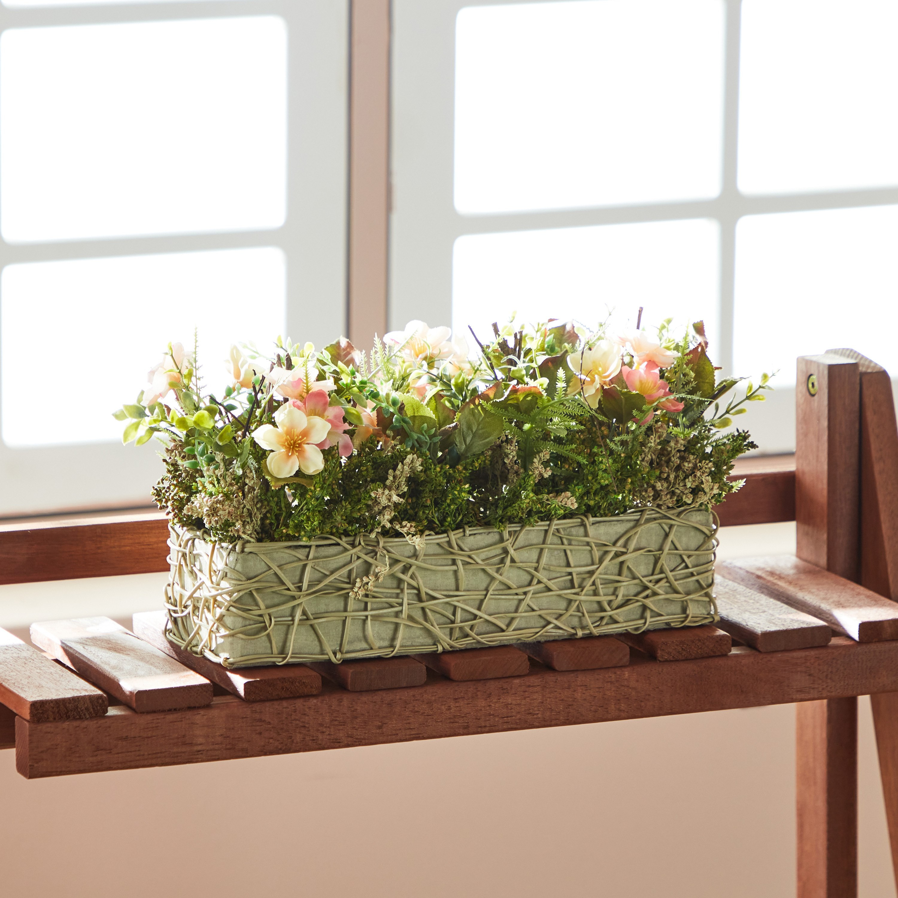 باقة زهور متفتحة مع سلة منسوجة من فيونا - 33x16x16 سم-hbxdecorandfurnishings-homeaccessories-artificialflowersandplants-image-1