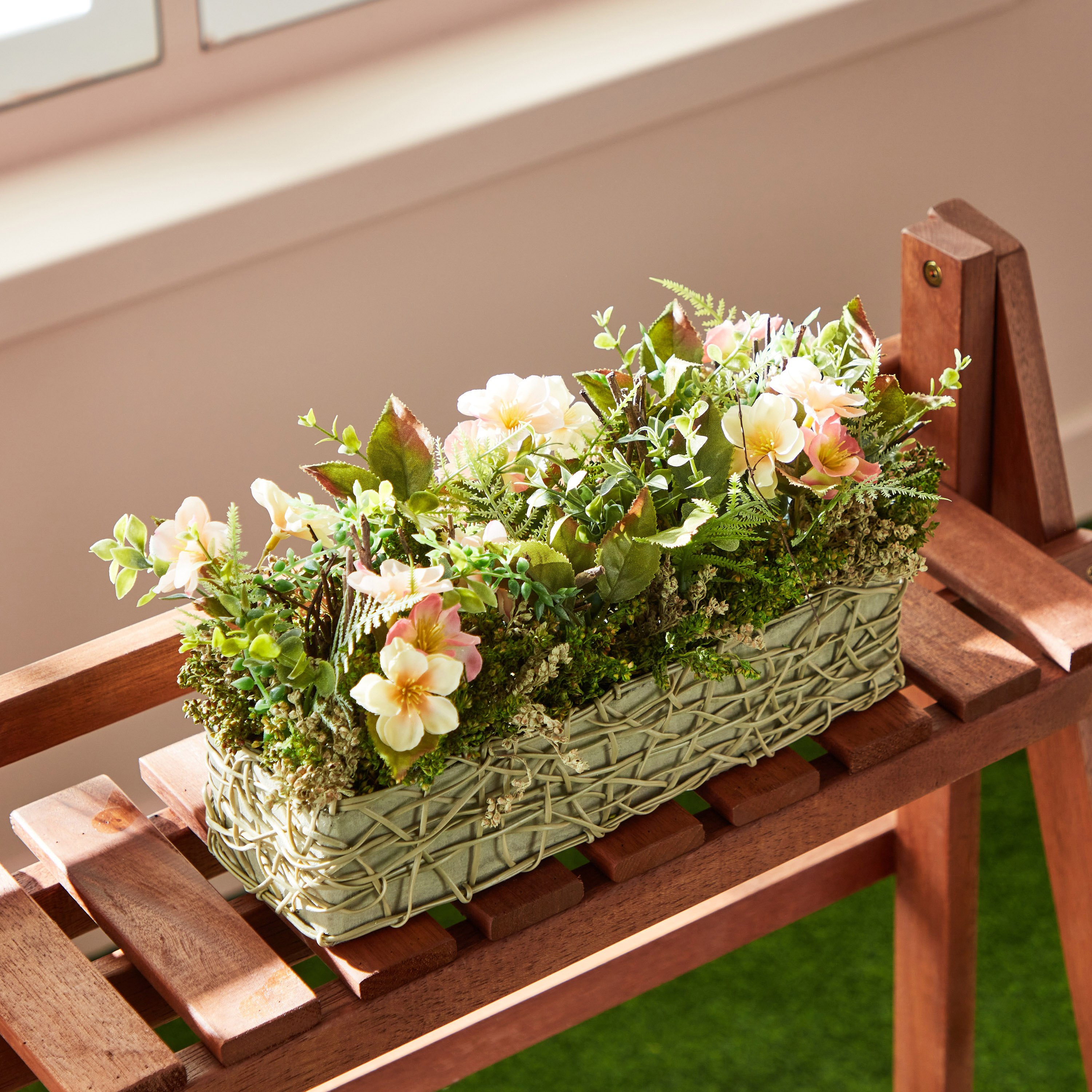 باقة زهور متفتحة مع سلة منسوجة من فيونا - 33x16x16 سم-hbxdecorandfurnishings-homeaccessories-artificialflowersandplants-image-3