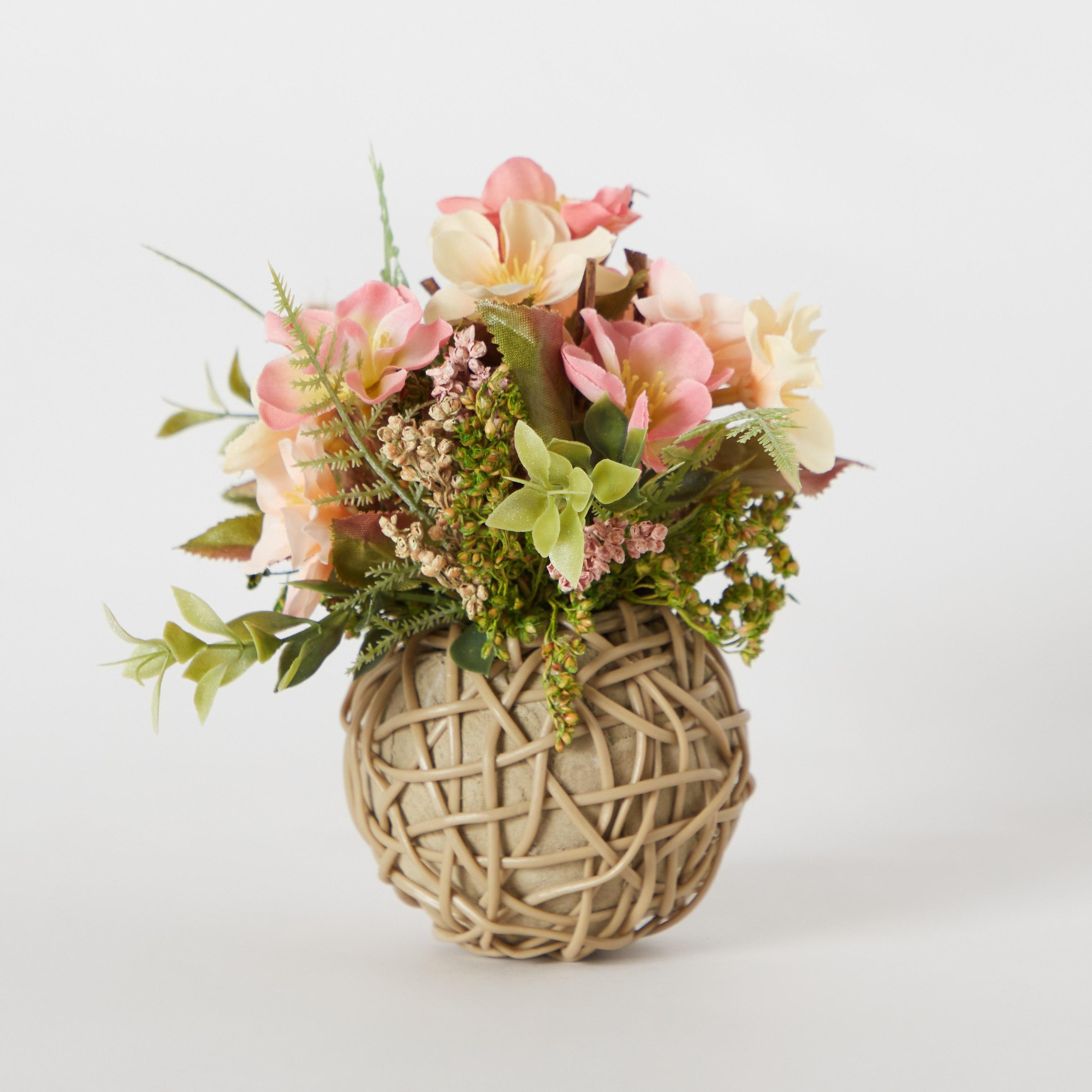 تشكيلة زهور معلقة بقاعدة منسوجة من فيونا - 12x12x22 سم-hbxdecorandfurnishings-homeaccessories-artificialflowersandplants-image-6