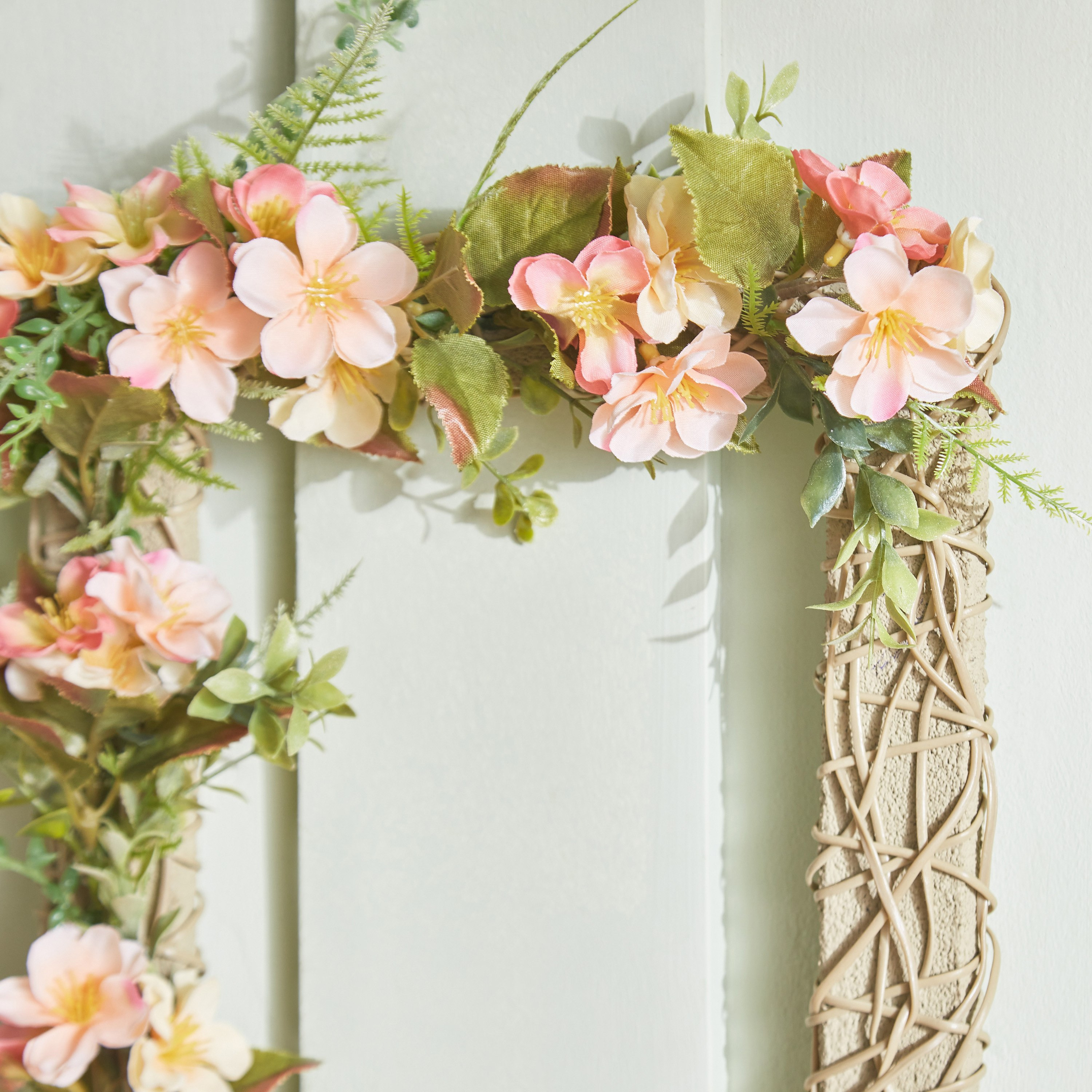 Fiona Blossom Rectangle Wreath Wall Decor - 29x10x34 cm-hbxdecorandfurnishings-homeaccessories-artificialflowersandplants-image-3