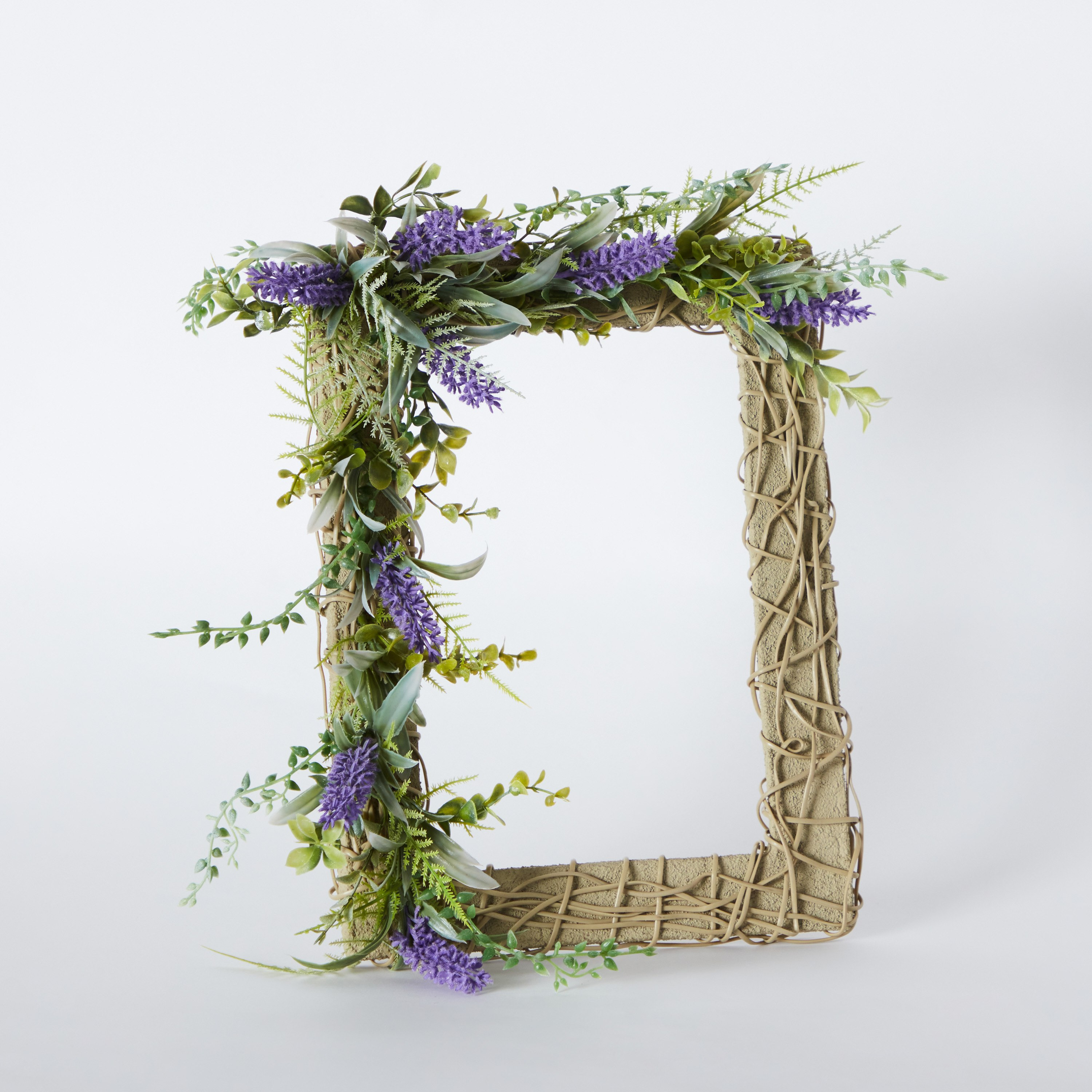 إكليل ديكور حائط مستطيل باللافندر من فيونا - 29x10x34 سم-hbxdecorandfurnishings-homeaccessories-artificialflowersandplants-image-5