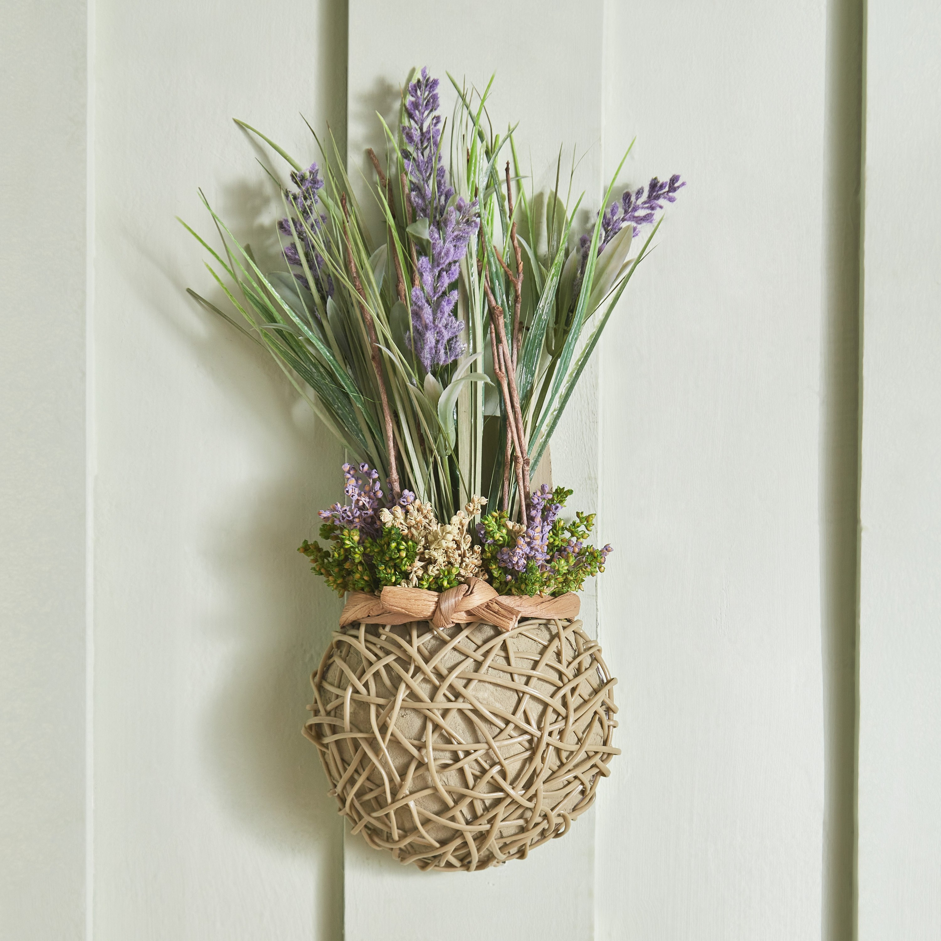 نبات لافندر معلق نصف مستدير بقاعدة منسوجة من فيونا - 16x12x30 سم-hbxdecorandfurnishings-homeaccessories-artificialflowersandplants-image-2