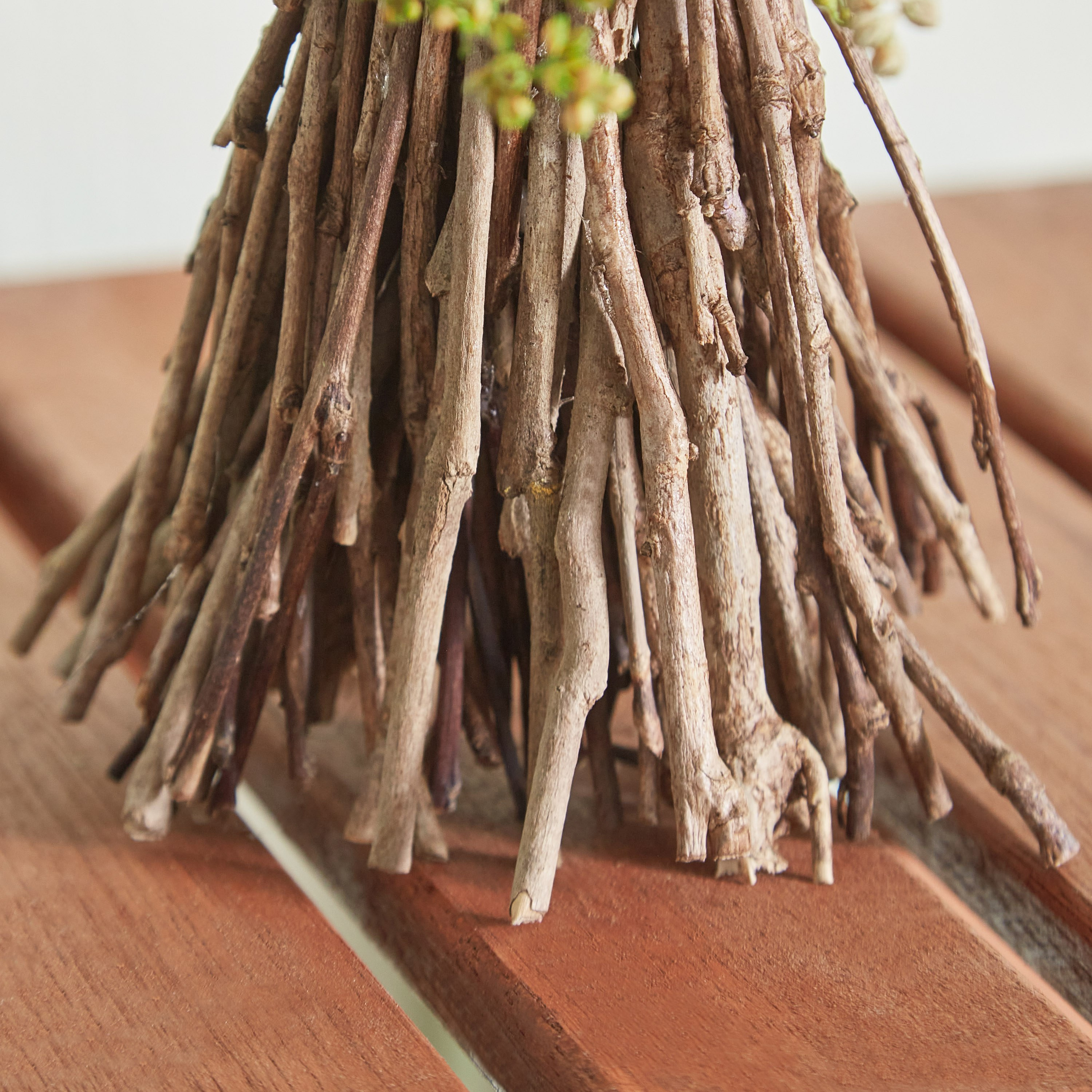 ديكور طاولة بوكيه غصن أزهار من فيونا - 15x15x18 سم-hbxdecorandfurnishings-homeaccessories-artificialflowersandplants-image-3