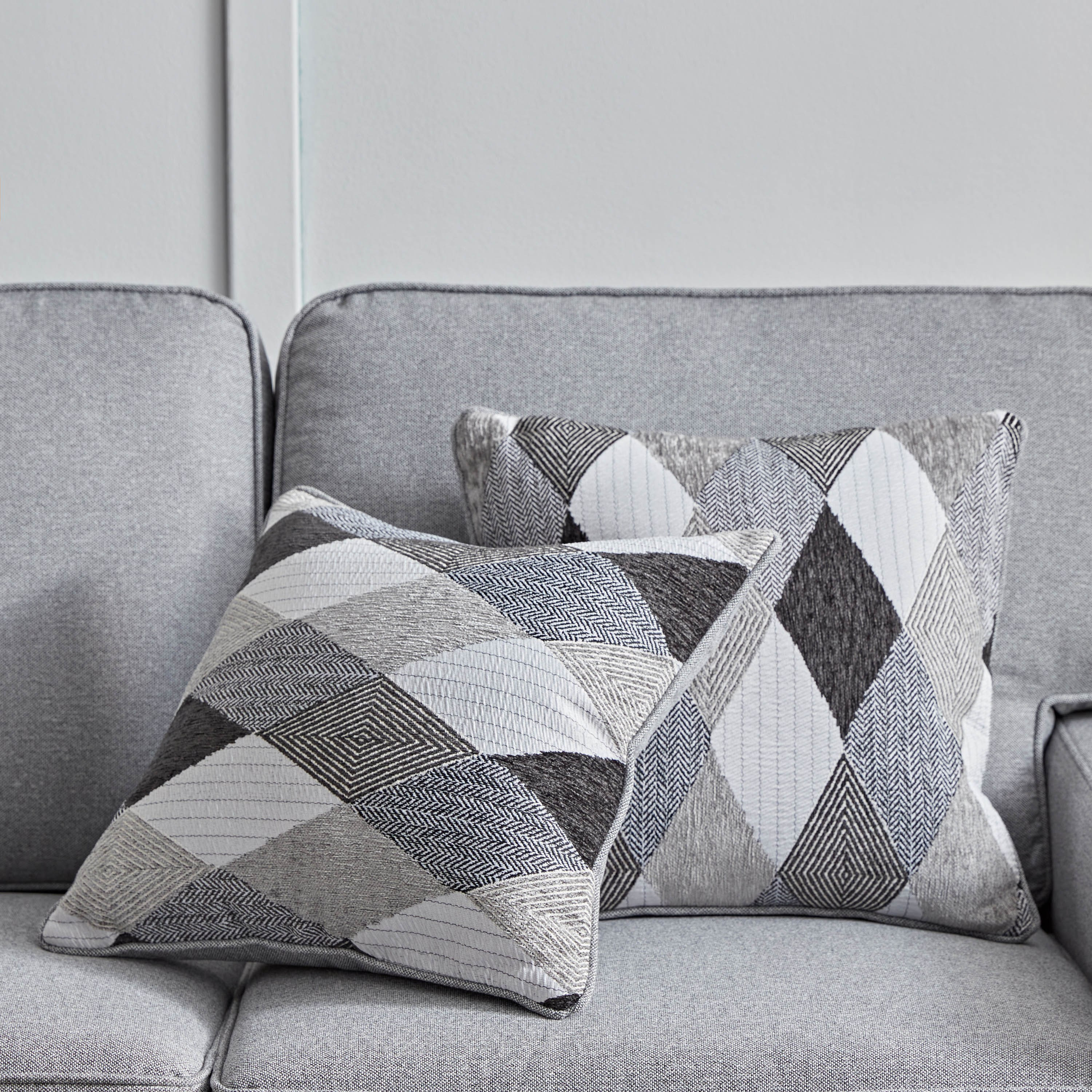 كنبة 3 مقاعد مع وسادتين من أوليفر-hbxlivingroom-sofasandarmchairs-sofas-image-4