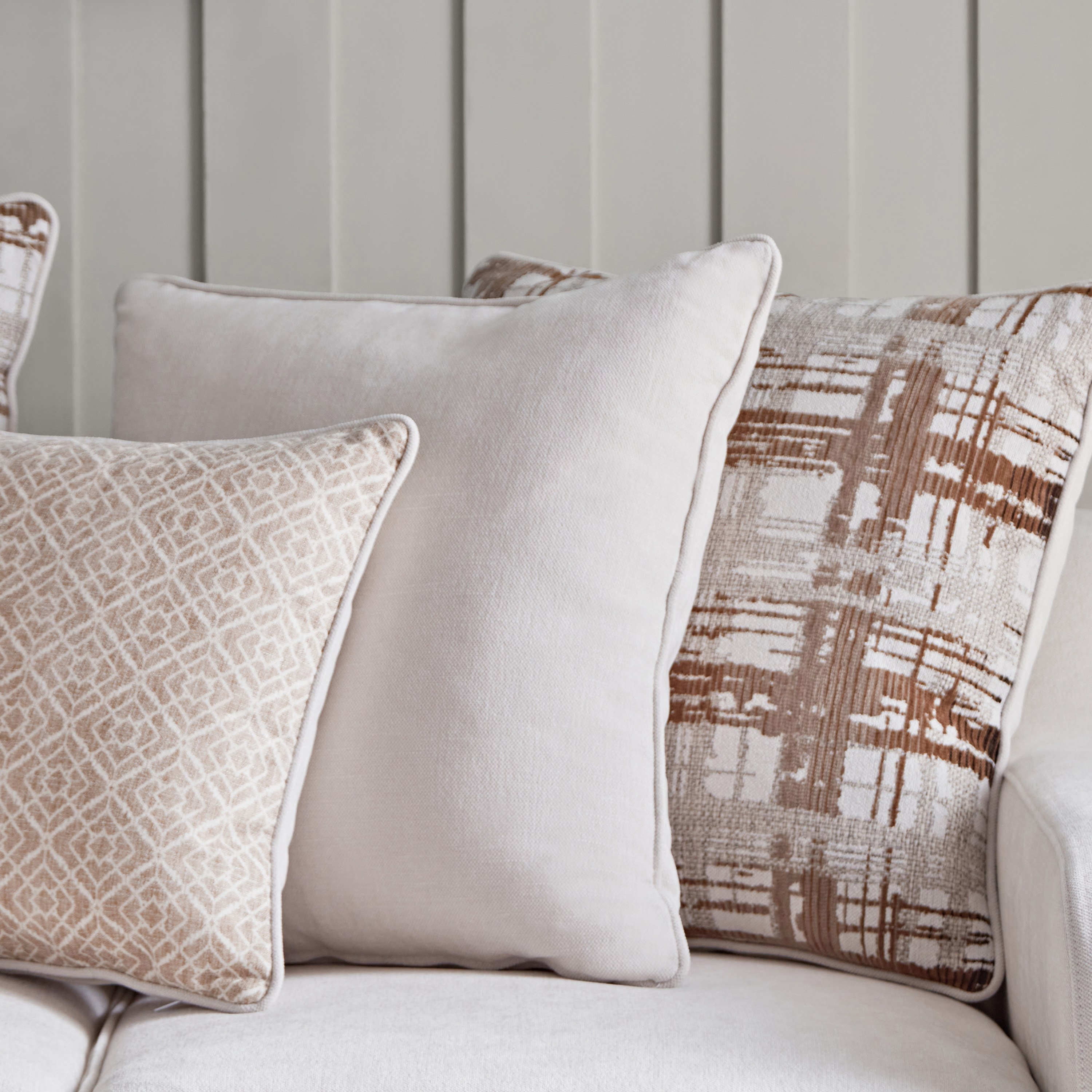 كنبة مقعدين مع 5 وسائد من نيلسون-hbxlivingroom-sofasandarmchairs-sofas-image-6