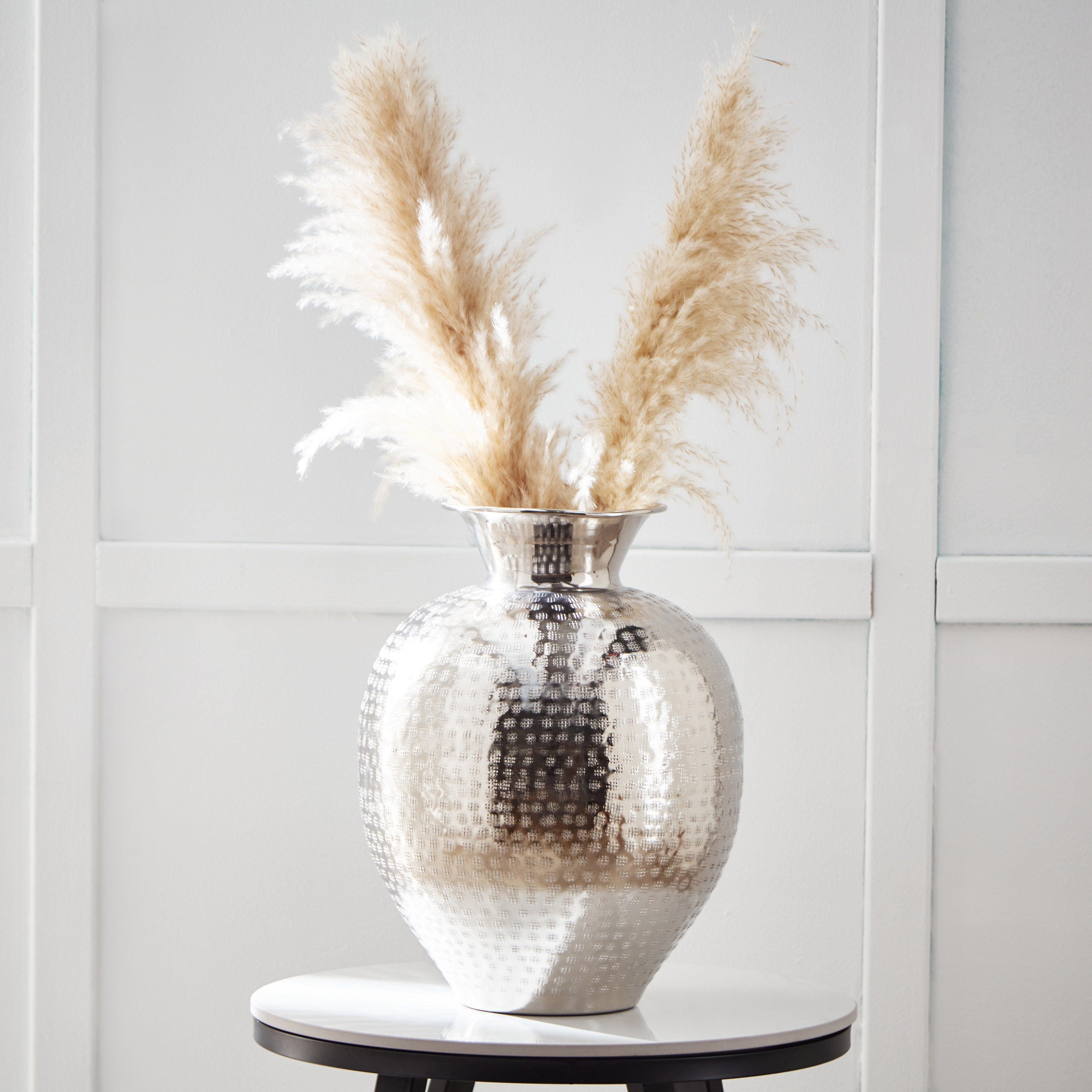 مزهرية معدن مطروقة من سبلينديد - 30x30x40 سم-hbxbedroom-decorandaccessories-vases-image-1