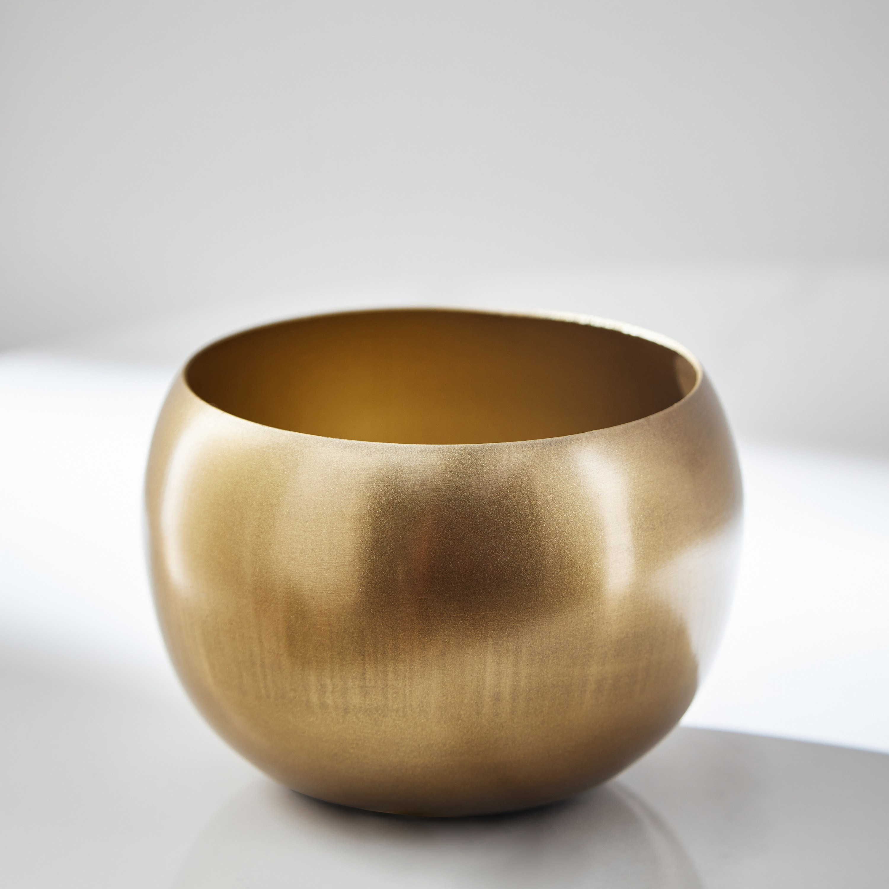 حامل شموع صغيرة معدن من سبلينديد - 10x10x7 سم-hbxlivingroom-decorandaccessories-candleholders-image-1