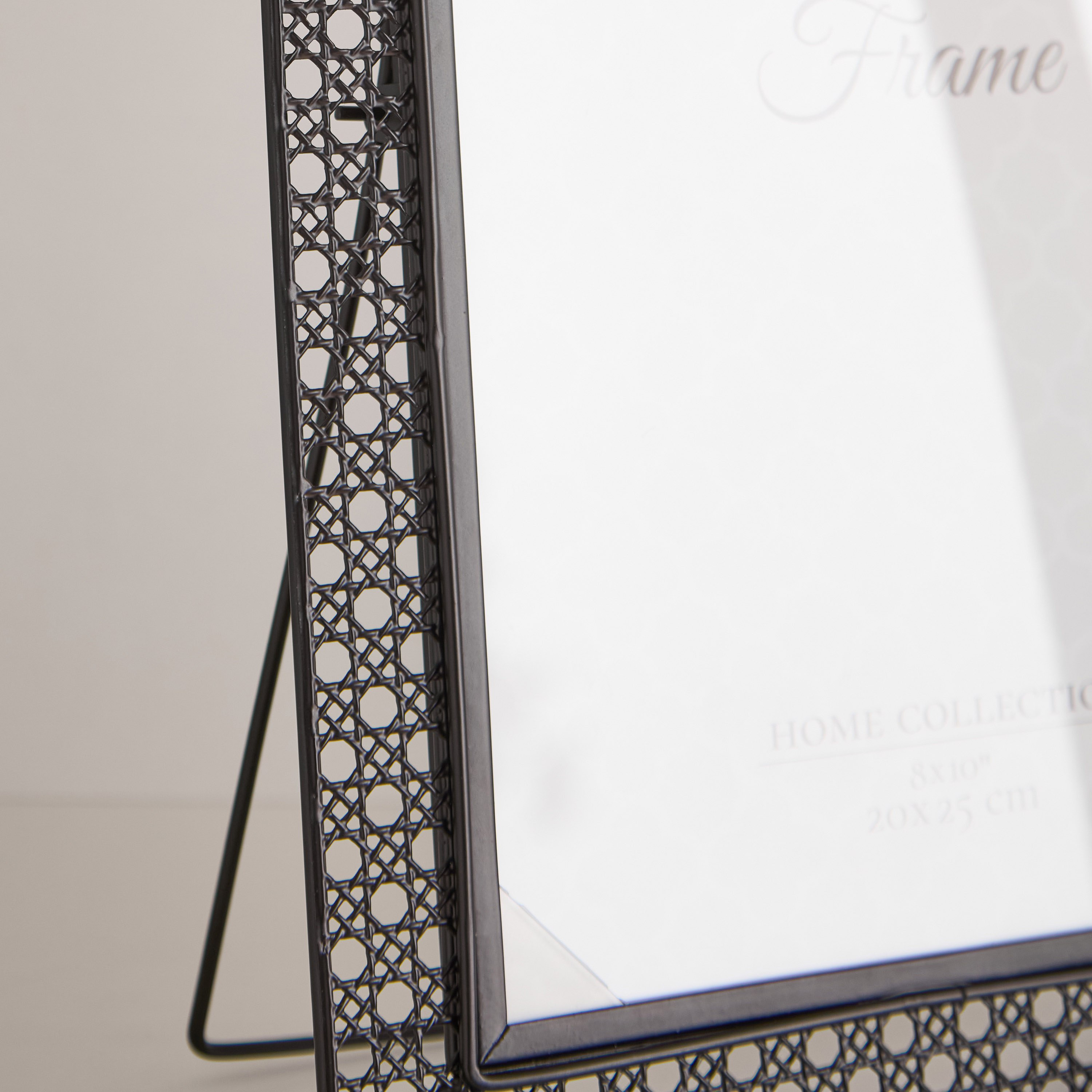 برواز صور معدني قائم 8x10 بوصة - إلبي - 25.5x3x30.5 سم-hbxdiningroom-decorandaccessories-photoframes-image-4