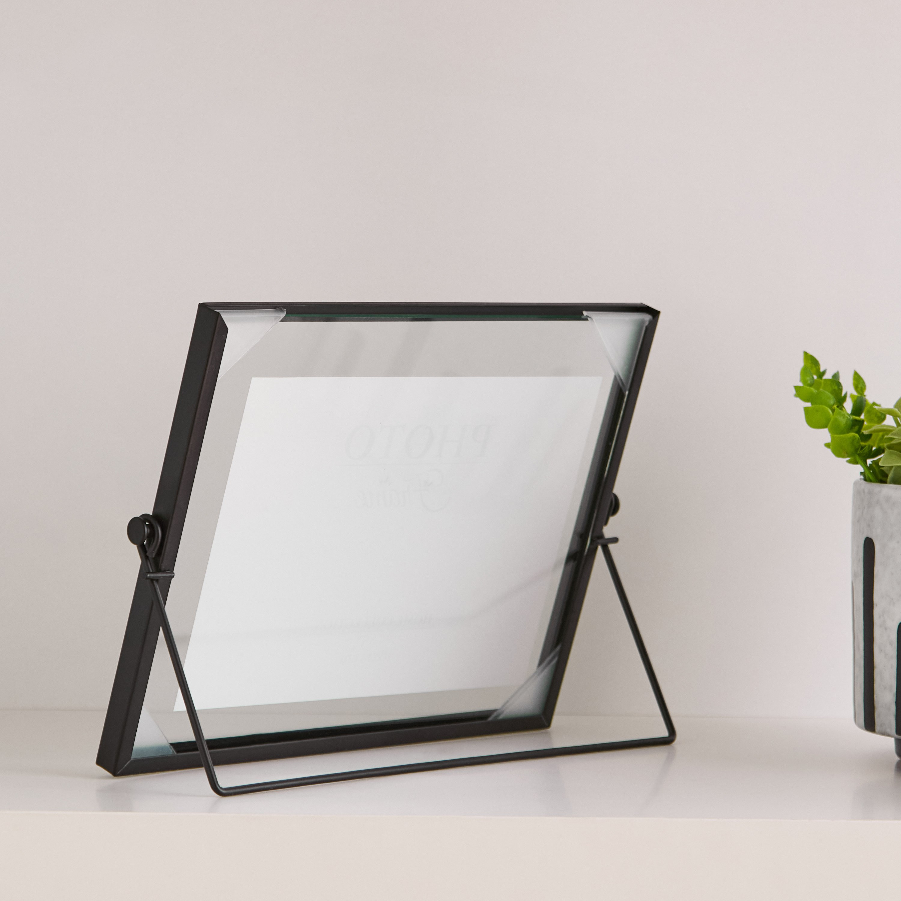 Elbe Metal 7x5-inch Standing Photo Frame - 22.5x17.5x1.1 cm-hbxdiningroom-decorandaccessories-photoframes-image-3