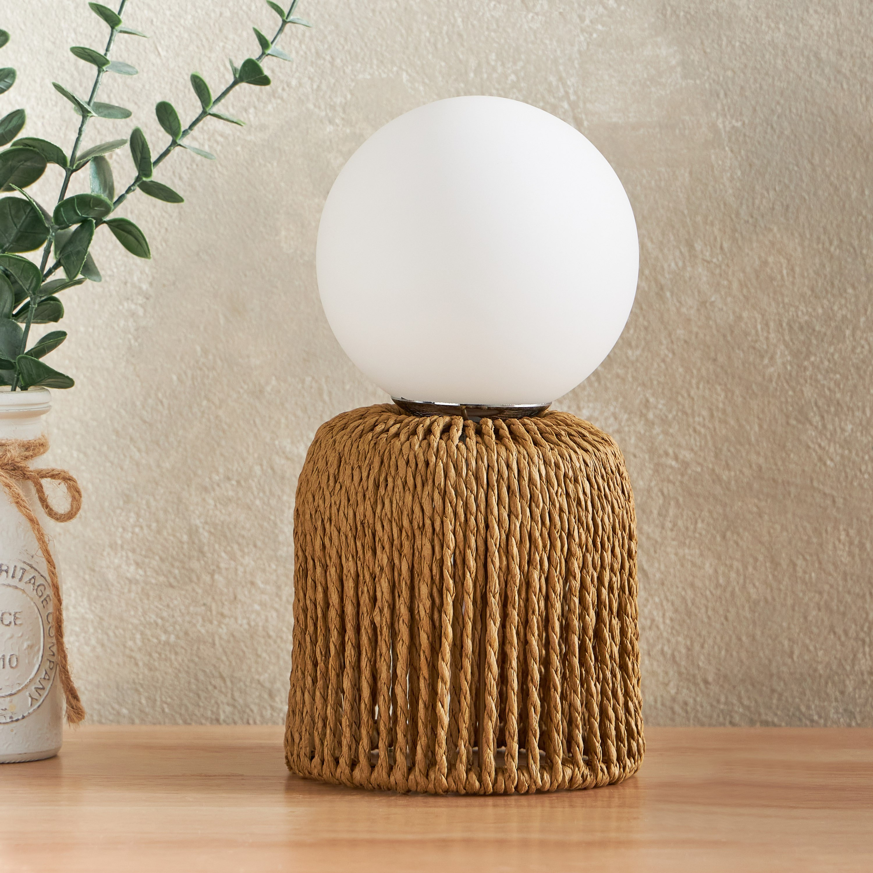 مصباح طاولة بغطاء كرة زجاجية وحبل ورقي من إلبي- 13x13x25 سم-hbxlivingroom-lighting-tablelamps-image-1