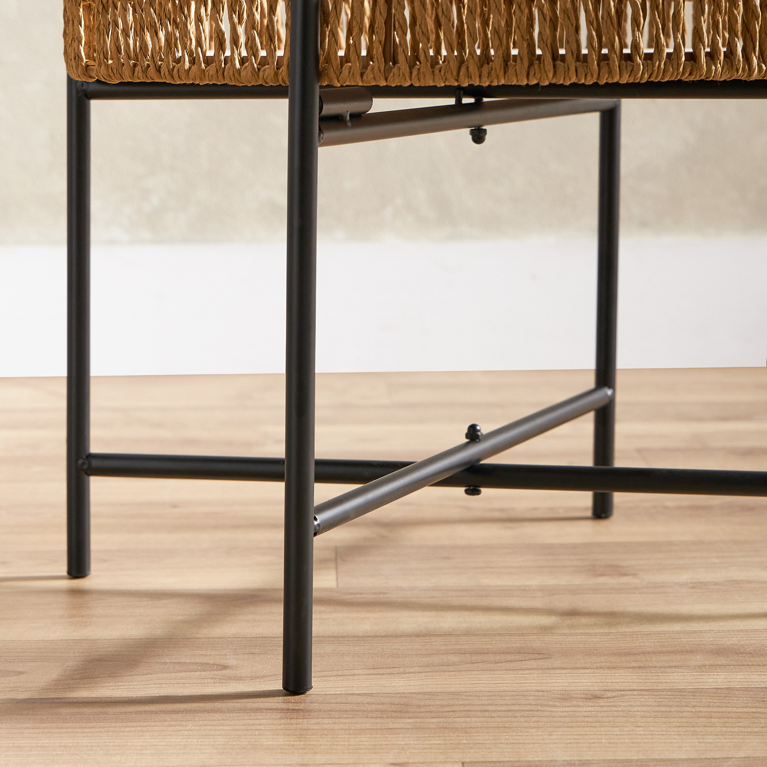 طاولة زينة مع حامل معدن من إلبي - 42x42x30 سم-hbxfurniture-livingroom-endtables-image-4