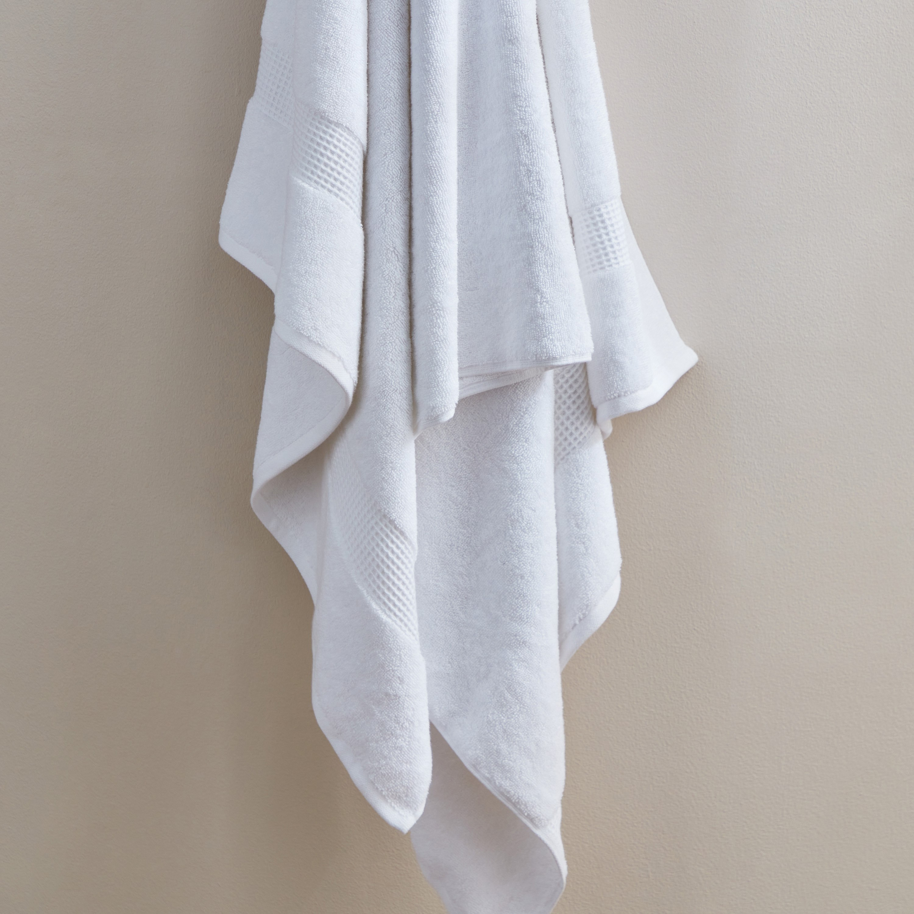White Haven Luxy Bliss Cotton Bath Sheet - 100x180 cm-hbxbathroom-bathroomtextiles-image-3