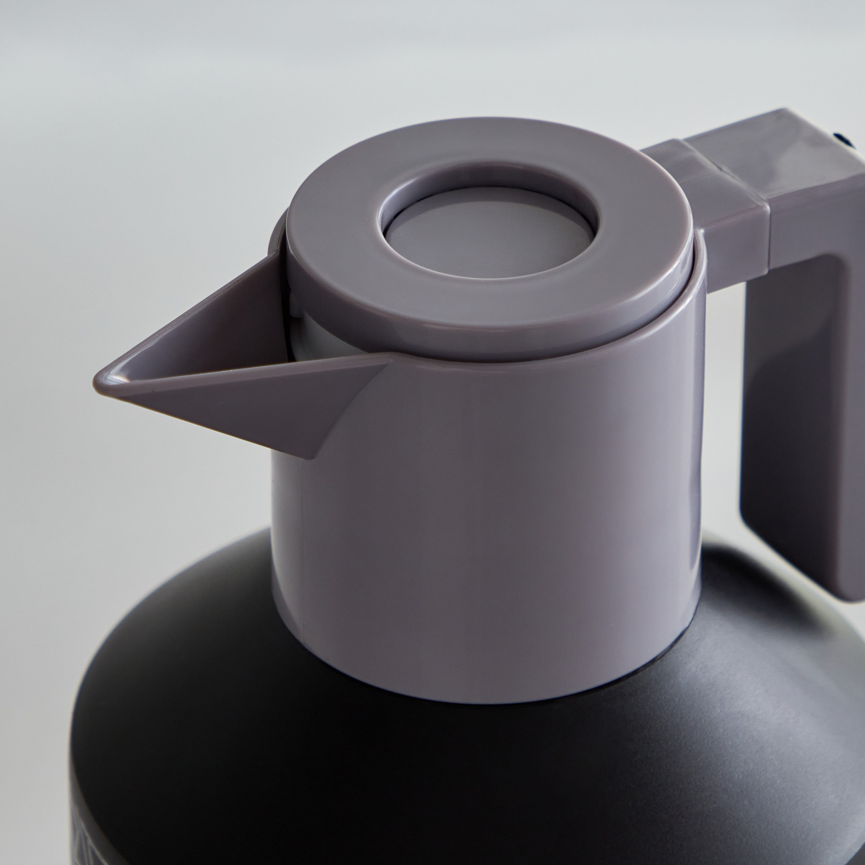 Ridge Hot and Cold Vision Vacuum Flask - 1 L-hbxhomeware-hbxkitchen-image-3