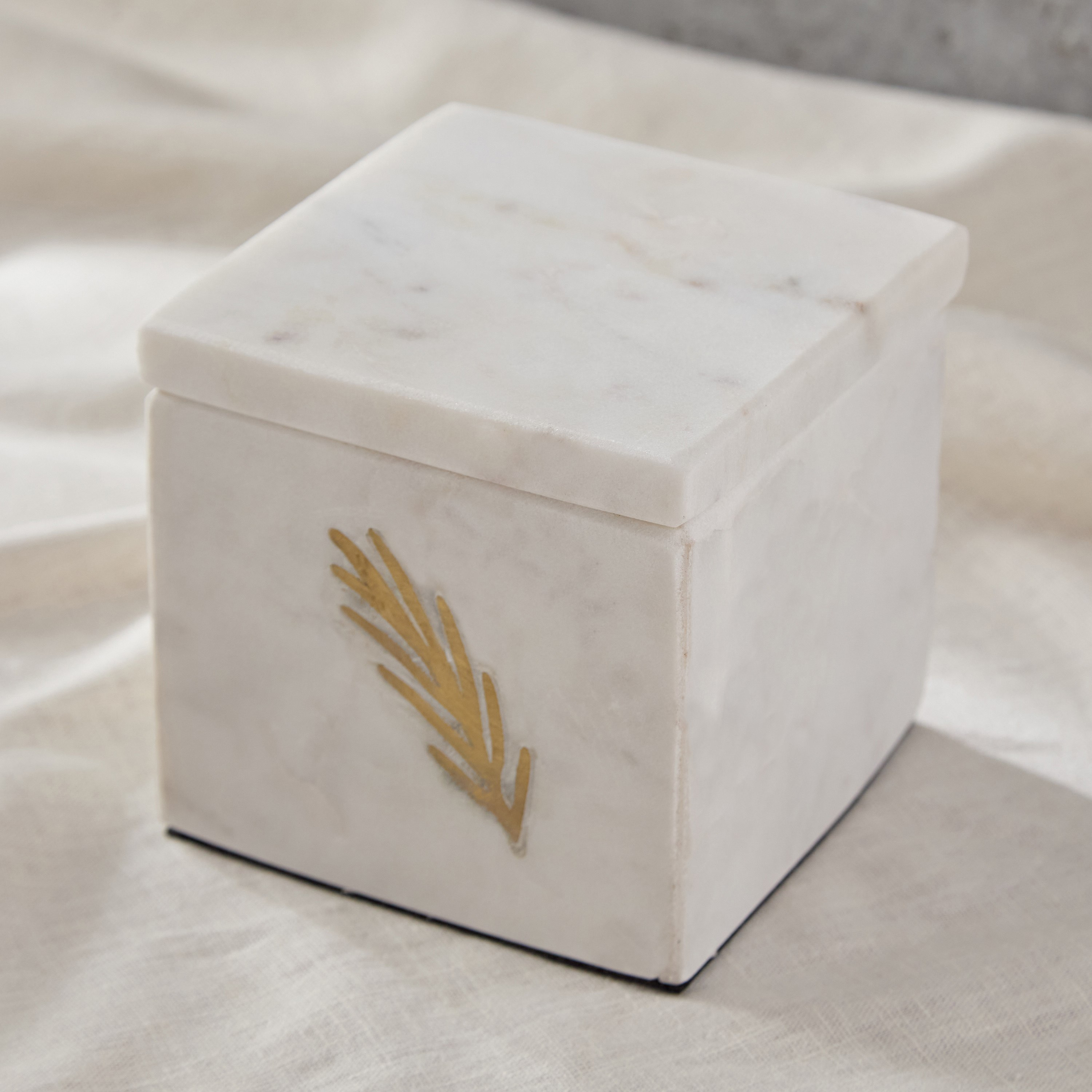 Bianca Marble Tissue Box - 10 cm-hbxdecorandfurnishings-homeaccessories-novelties-image-2