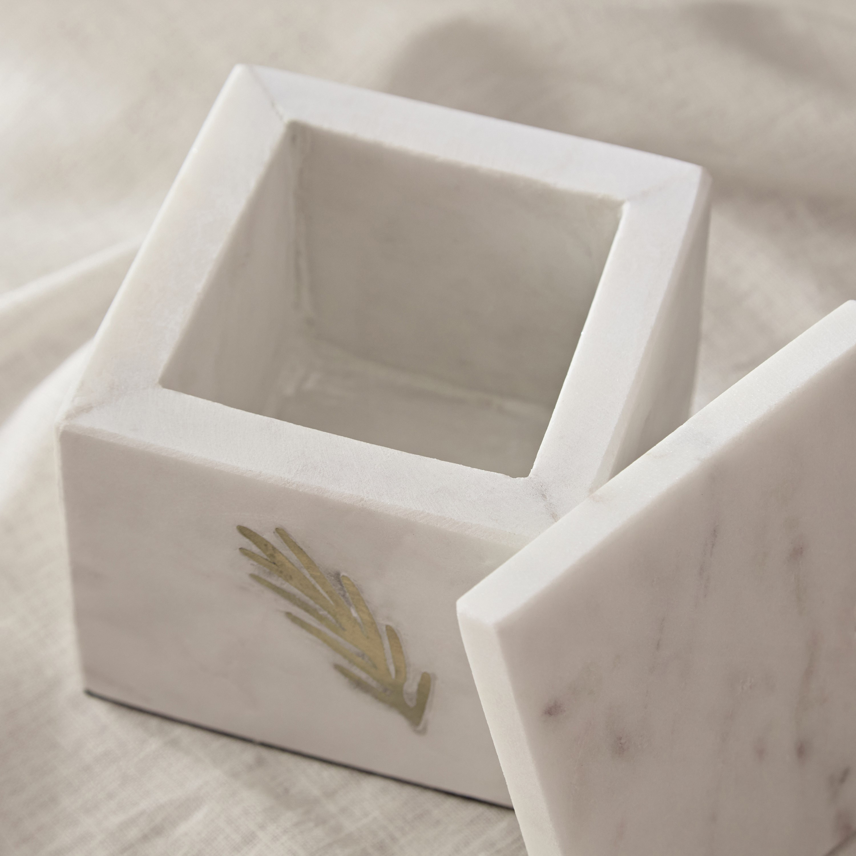 Bianca Marble Tissue Box - 10 cm-hbxdecorandfurnishings-homeaccessories-novelties-image-3