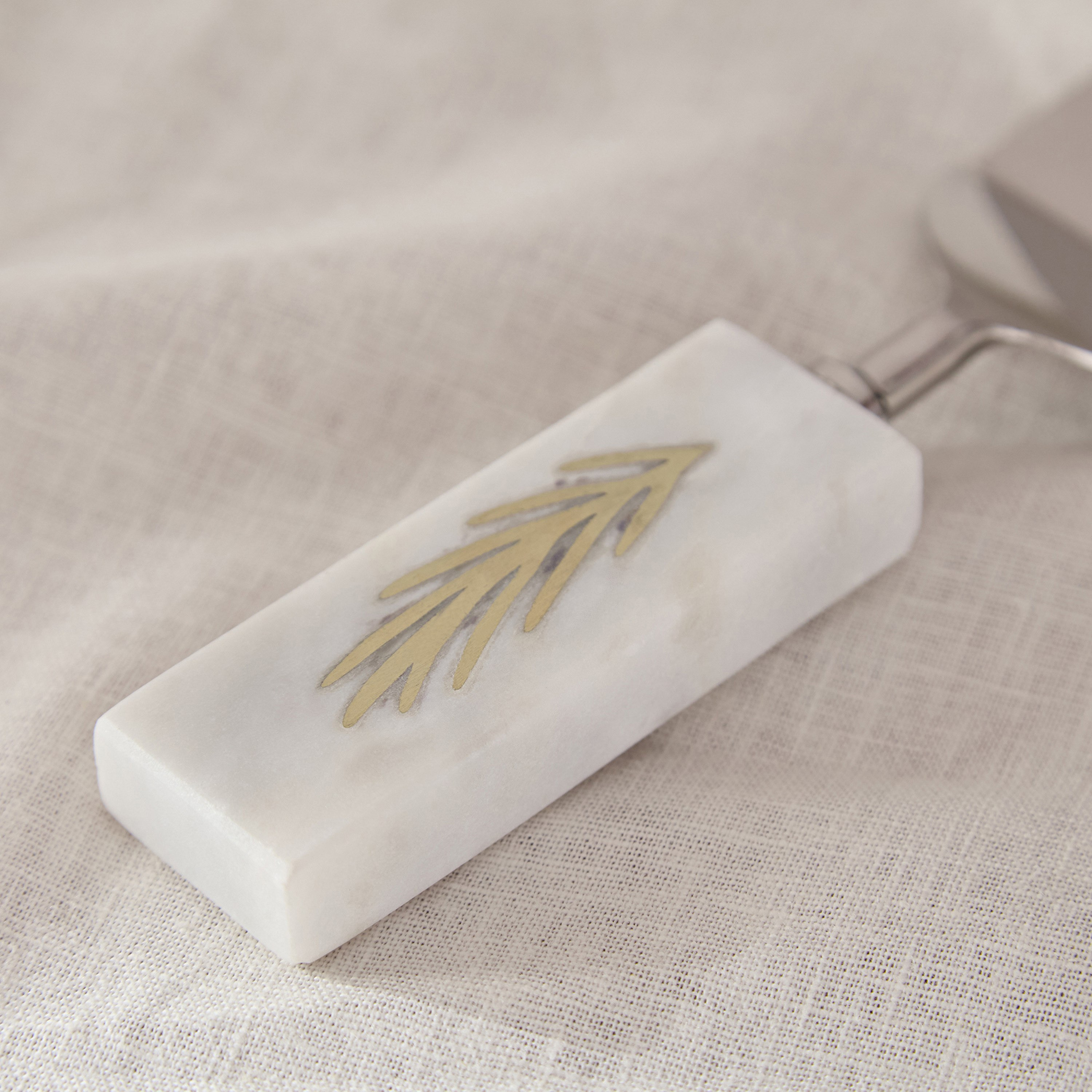 صينية تقديم كعك من بيانكا - 25 سم-hbxhomeware-hbxkitchen-image-2