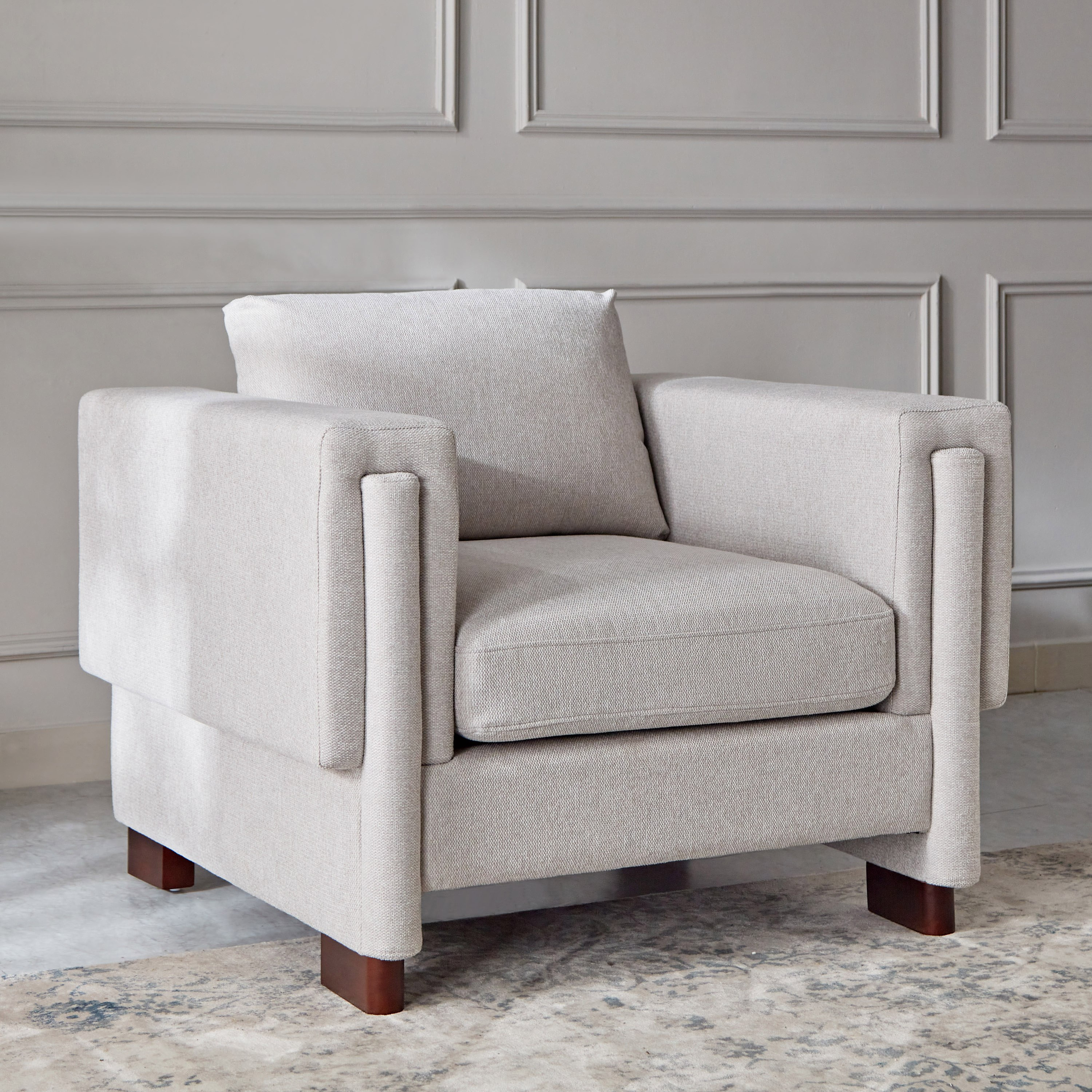 كرسي قماش من بيرو-hbxlivingroom-sofasandarmchairs-sofas-image-1