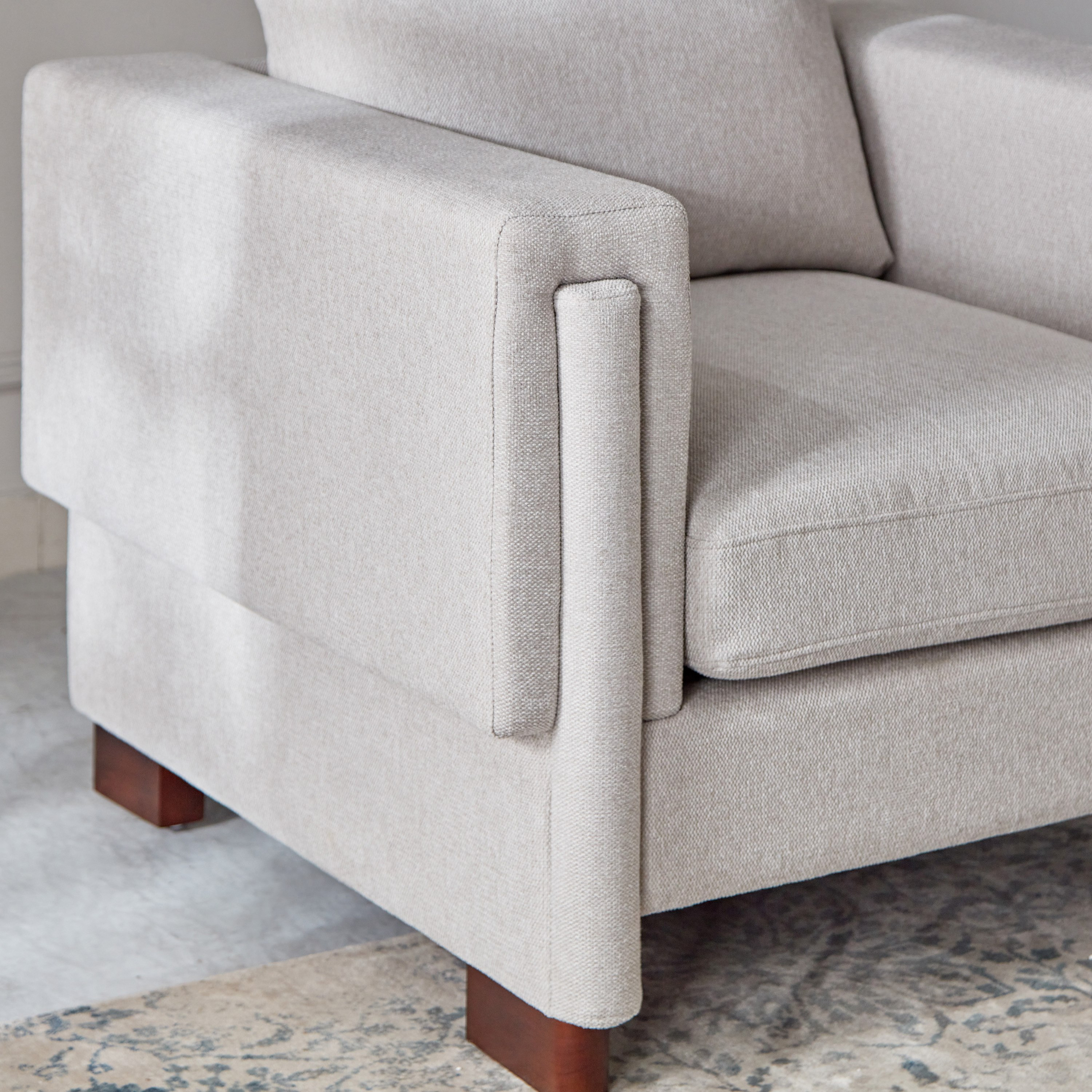 كرسي قماش من بيرو-hbxlivingroom-sofasandarmchairs-sofas-image-6
