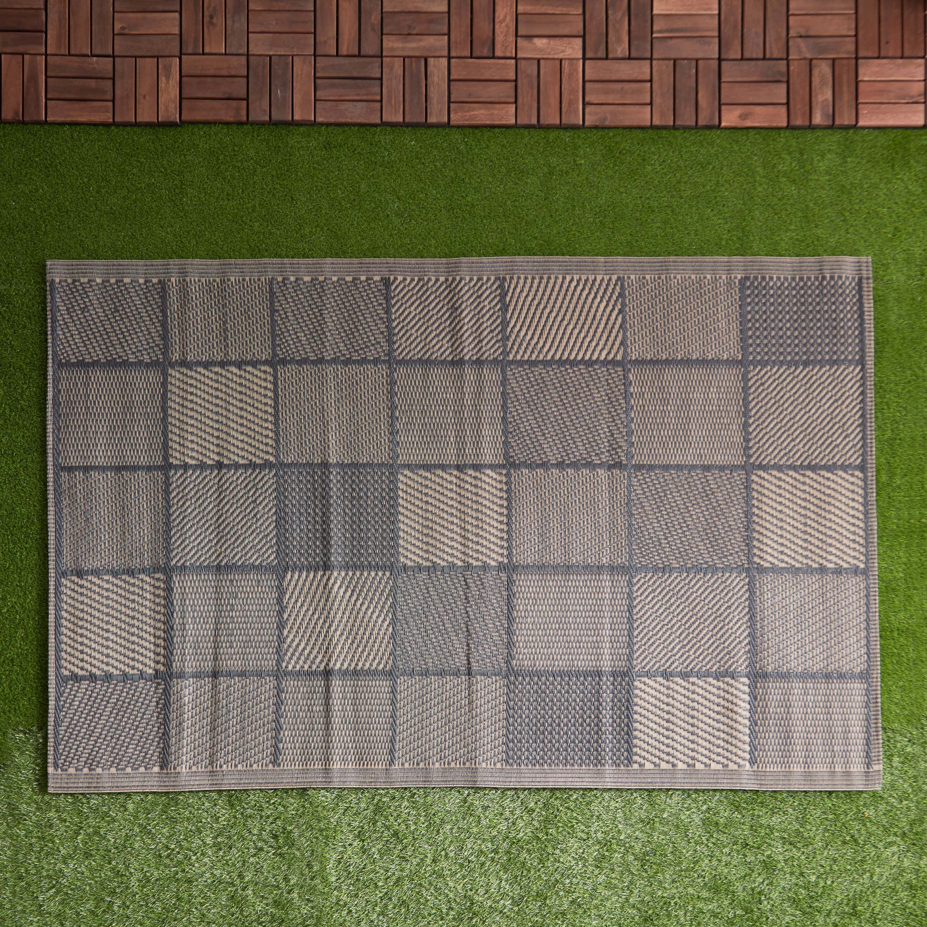 سجادة للاستخدام الداخلي والخارجي بتصميم مربعات من أرلو - 120x180 سم-hbxdecorandfurnishings-floorcoverings-rugs-image-1
