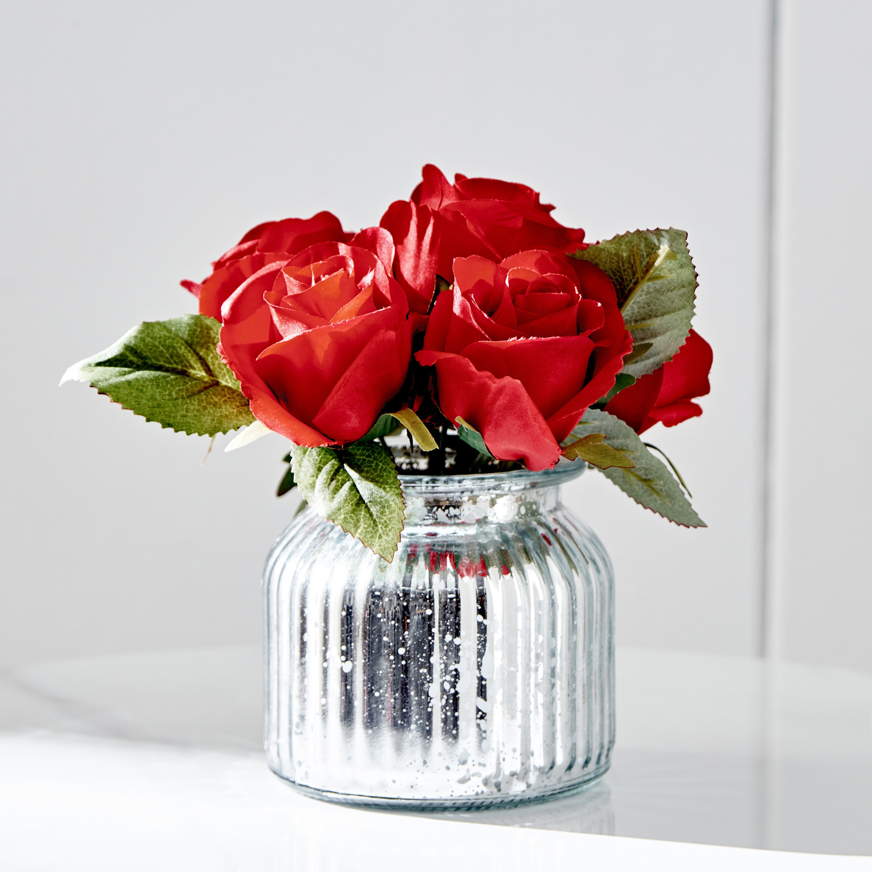 باقة ورد في إناء زجاجي من فلور - 18x18x10 سم-hbxdecorandfurnishings-homeaccessories-artificialflowersandplants-image-1