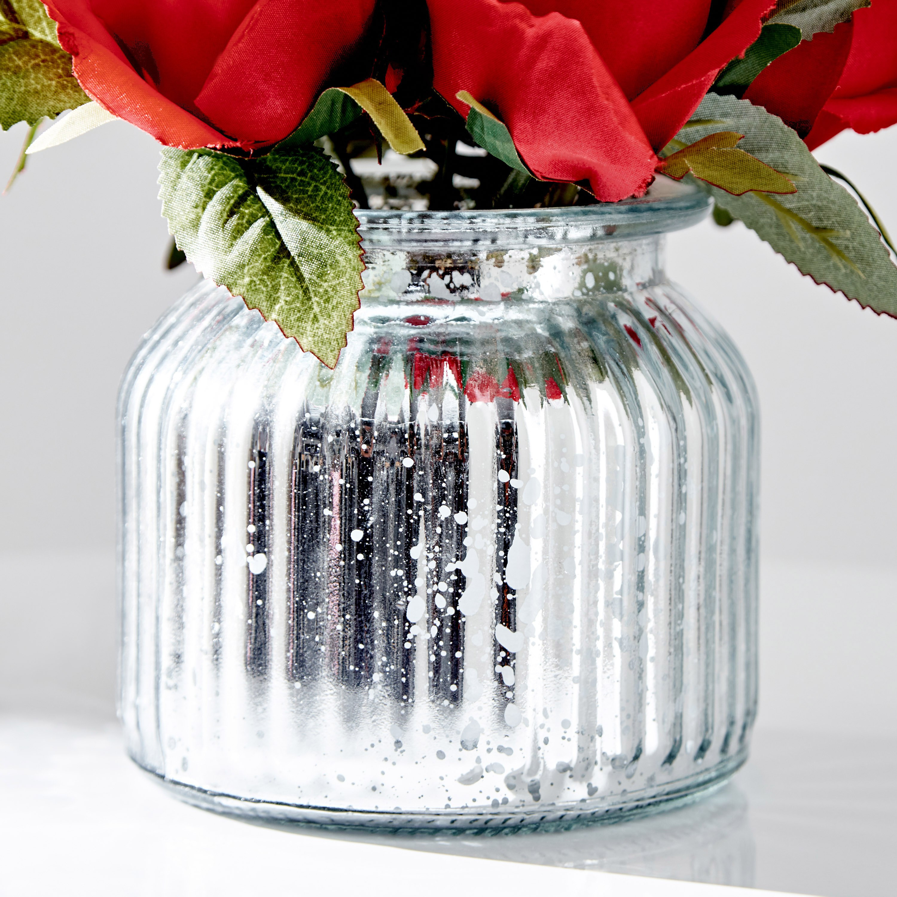 باقة ورد في إناء زجاجي من فلور - 18x18x10 سم-hbxdecorandfurnishings-homeaccessories-artificialflowersandplants-image-2