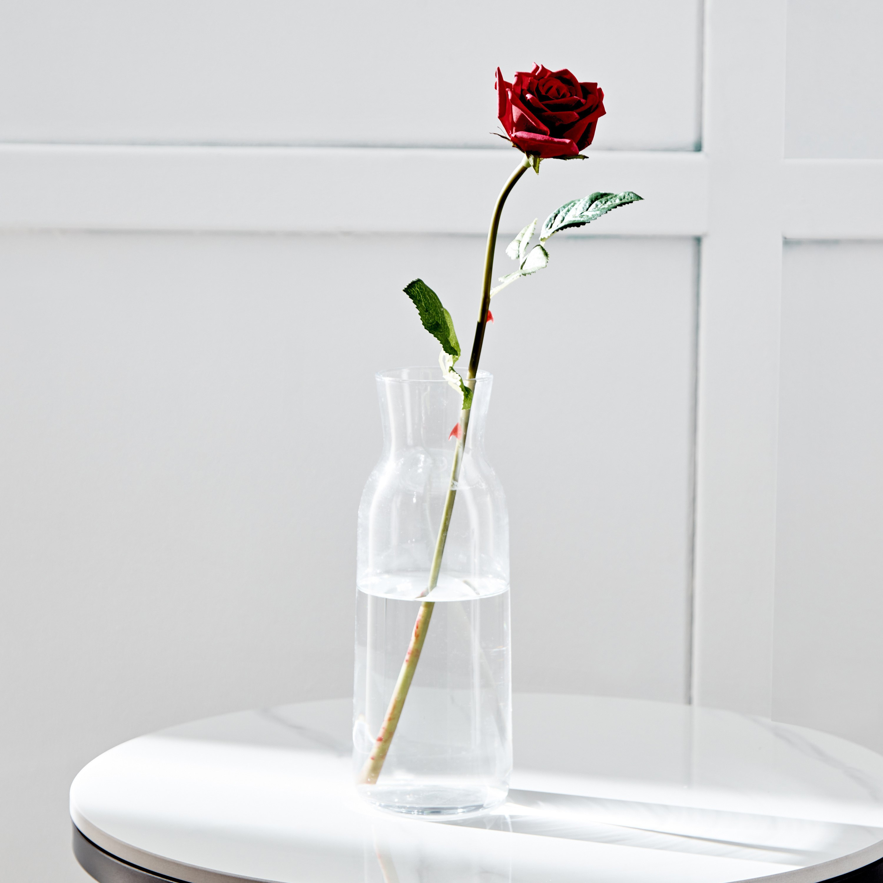 جذع وردة حمراء مفردة من فلور ريل تاتش - 8x8x45.7 سم-hbxdecorandfurnishings-homeaccessories-artificialflowersandplants-image-1