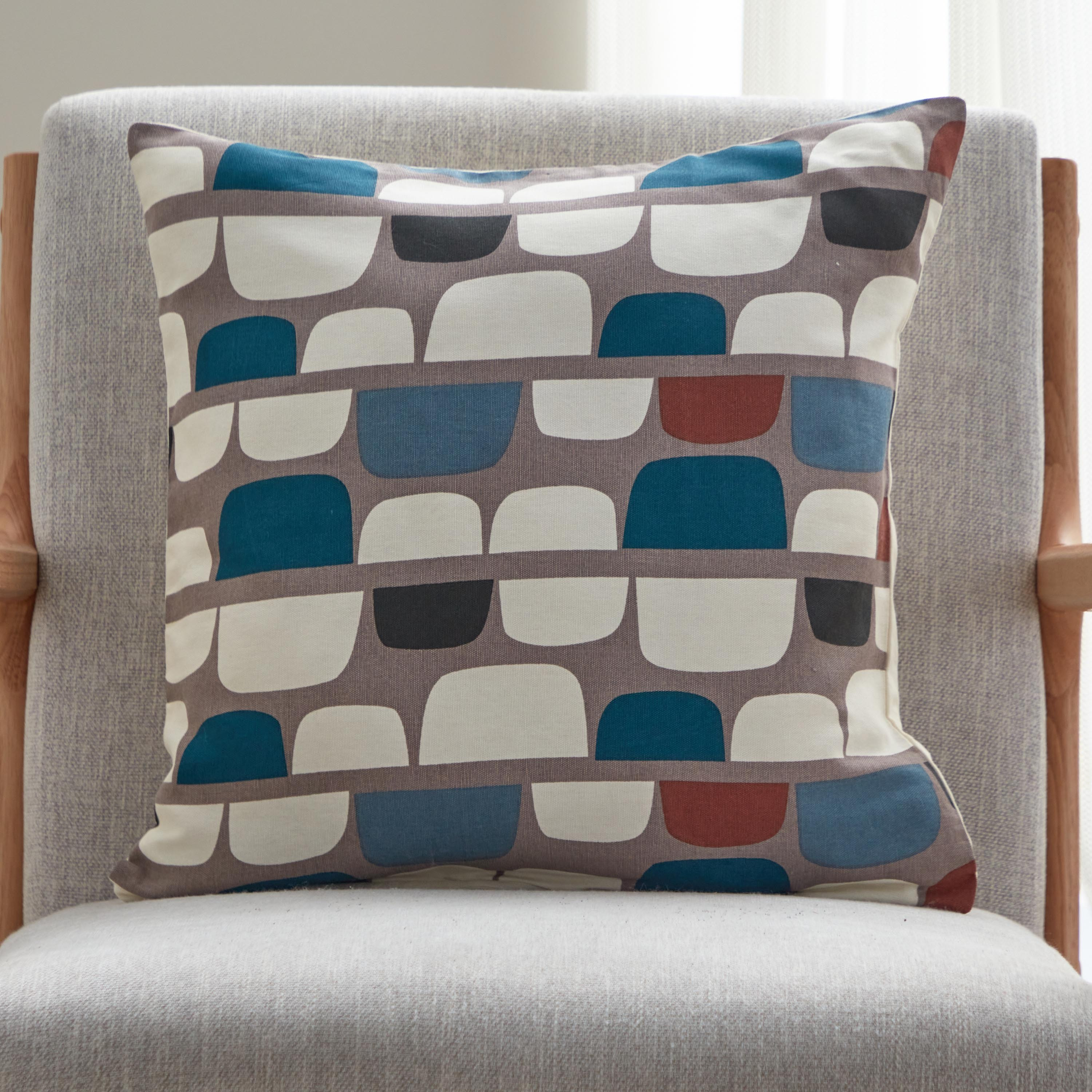 غطاء وسادة بطبعات من نوفا - 50x50 سم-hbxhomeware-cushionsandcovers-cushioncovers-image-1