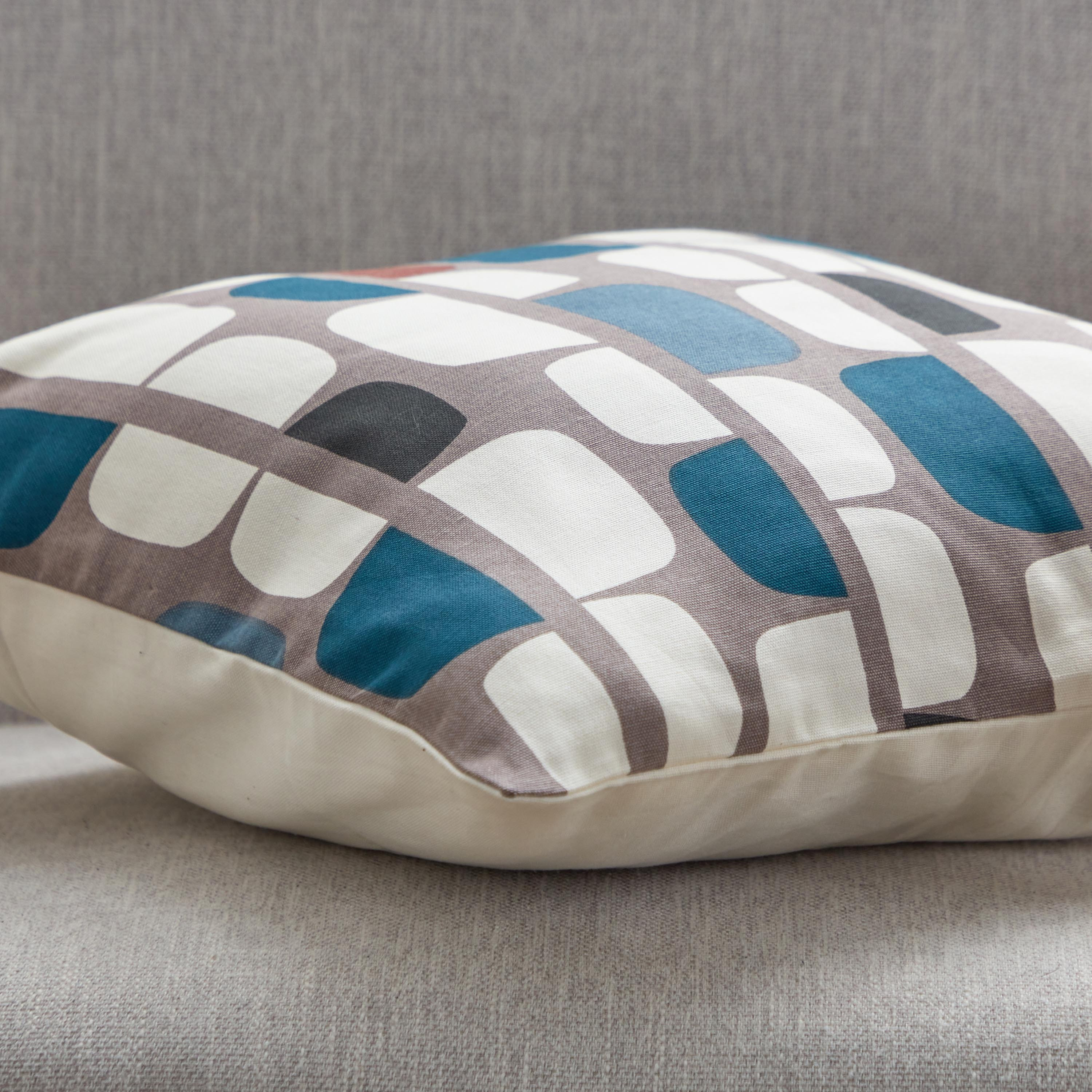 غطاء وسادة بطبعات من نوفا - 50x50 سم-hbxhomeware-cushionsandcovers-cushioncovers-image-3