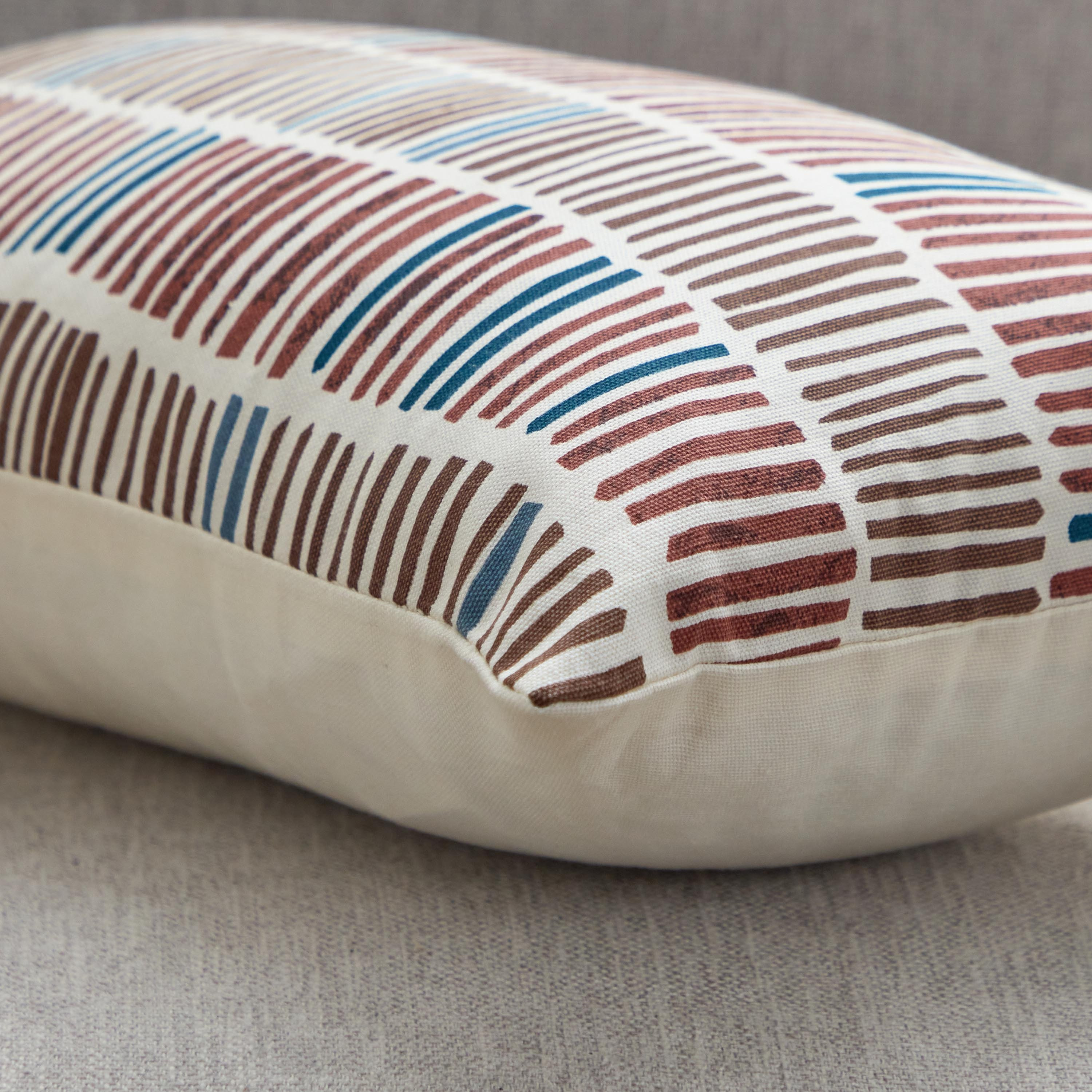 غطاء وسادة بطبعات من نوفا - 30x50 سم-hbxhomeware-cushionsandcovers-cushioncovers-image-3