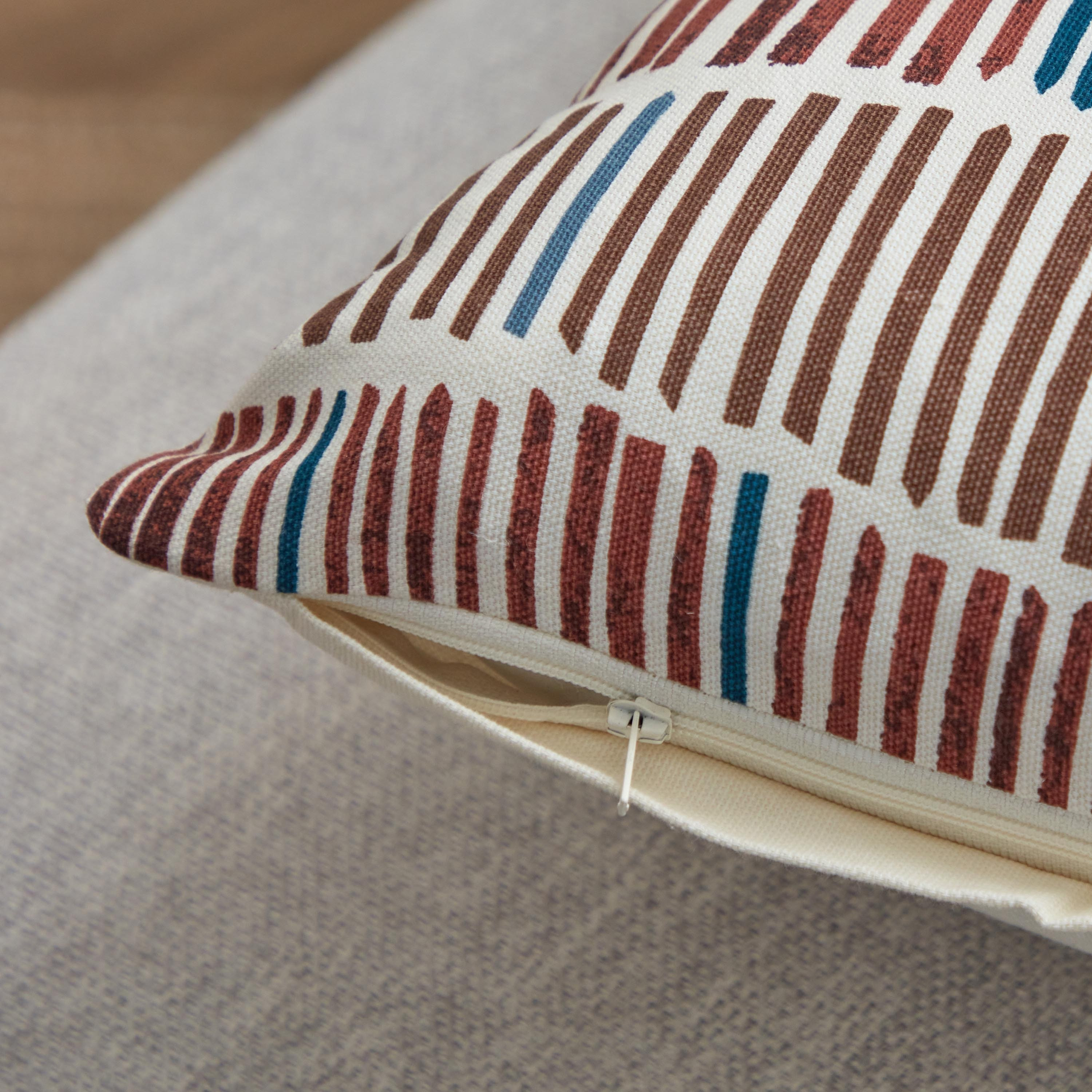 غطاء وسادة بطبعات من نوفا - 30x50 سم-hbxhomeware-cushionsandcovers-cushioncovers-image-4