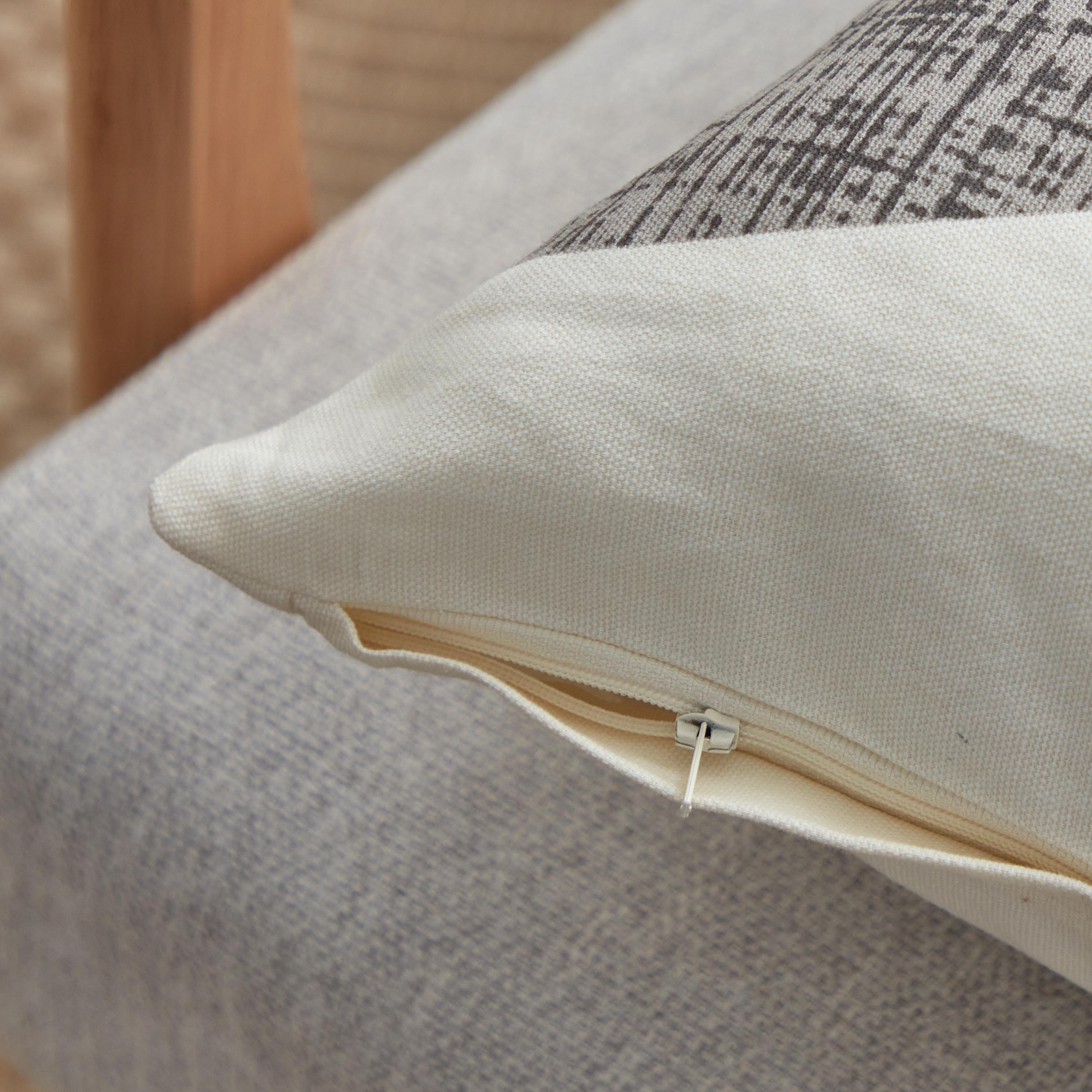 غطاء وسادة بطبعات من نوفا - 50x50 سم-hbxhomeware-cushionsandcovers-cushioncovers-image-4