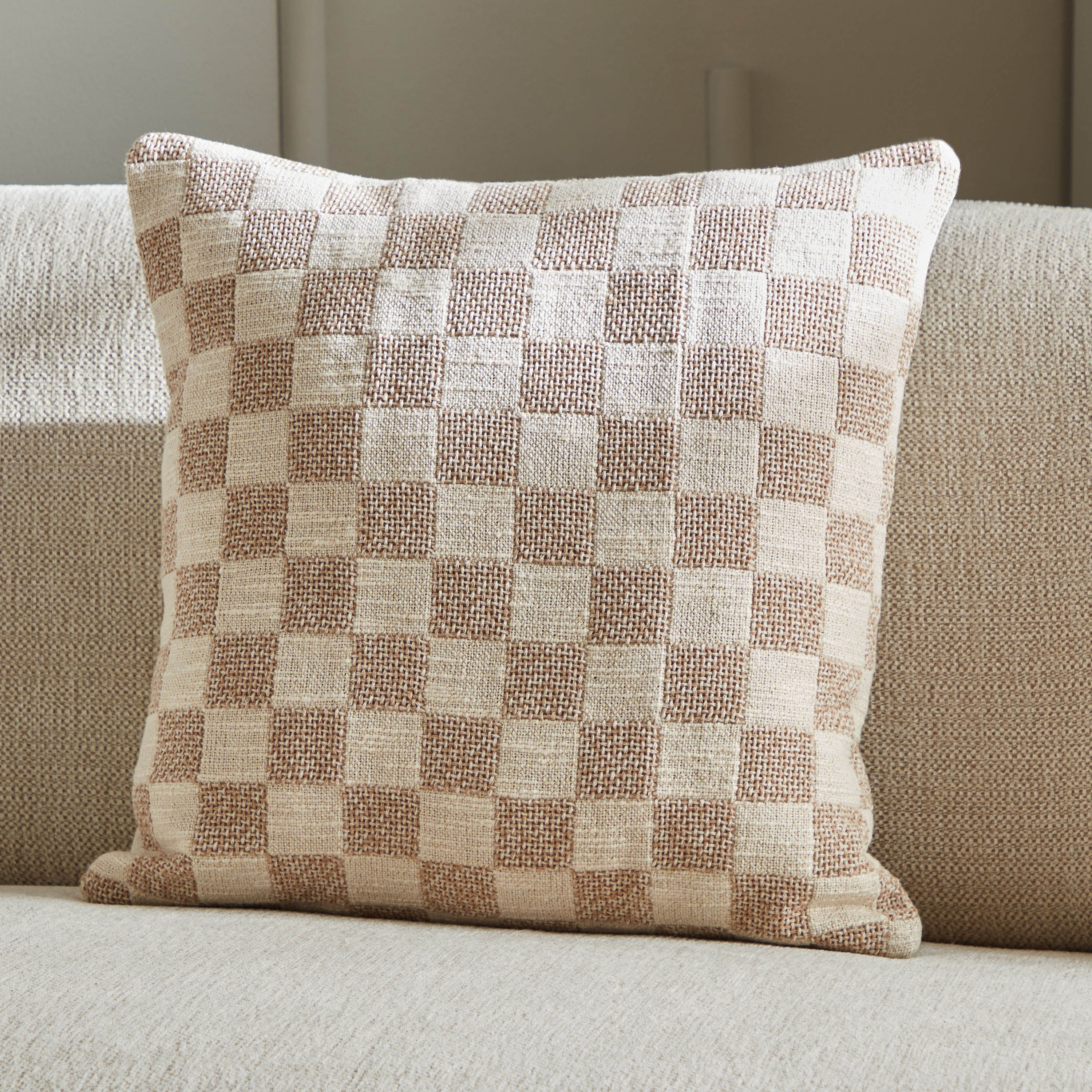 غطاء وسادة جاكار مربعات من بيترا - 45x45 سم-hbxhomeware-cushionsandcovers-cushioncovers-image-1