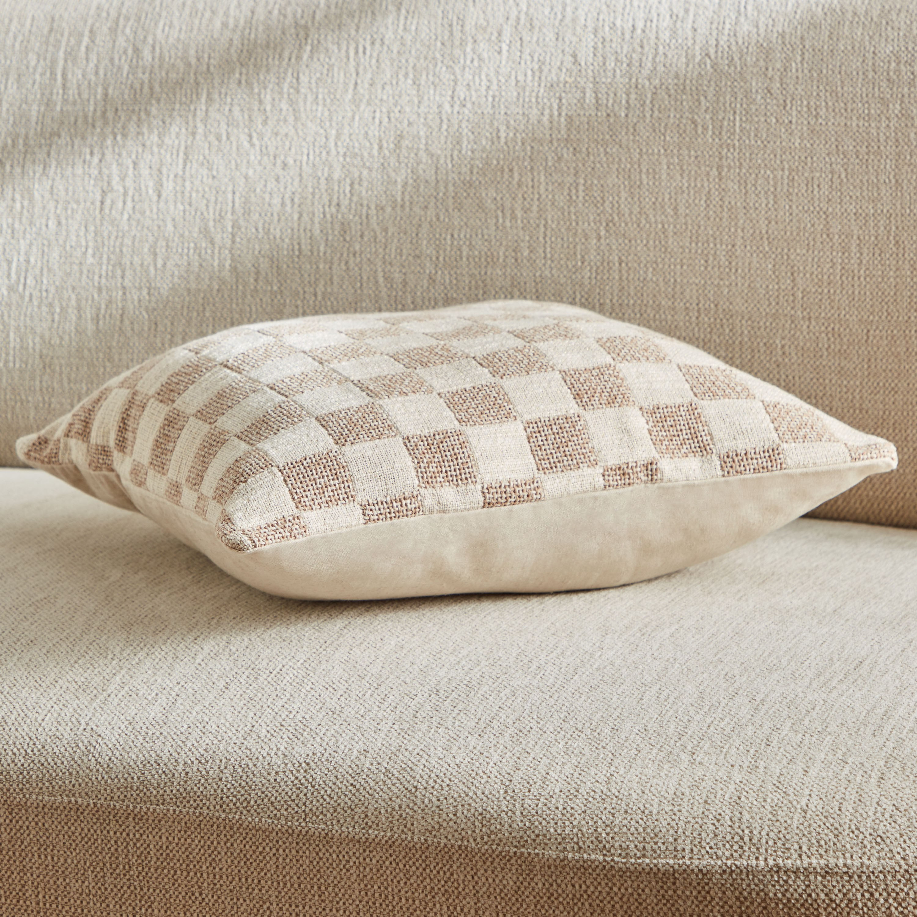 غطاء وسادة جاكار مربعات من بيترا - 45x45 سم-hbxhomeware-cushionsandcovers-cushioncovers-image-3