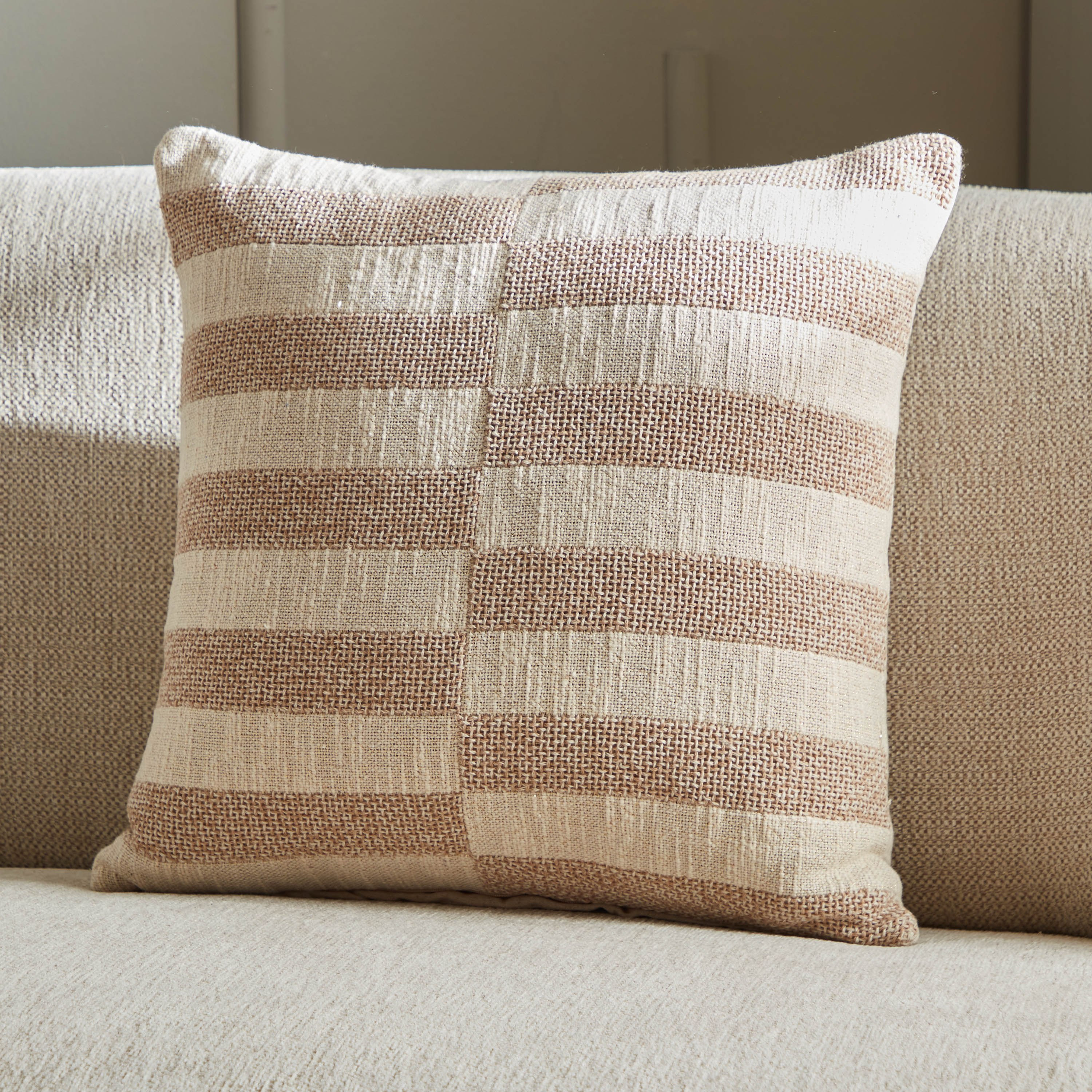 غطاء وسادة بشريط جاكار من بيترا -  45x45 سم-hbxhomeware-cushionsandcovers-cushioncovers-image-1