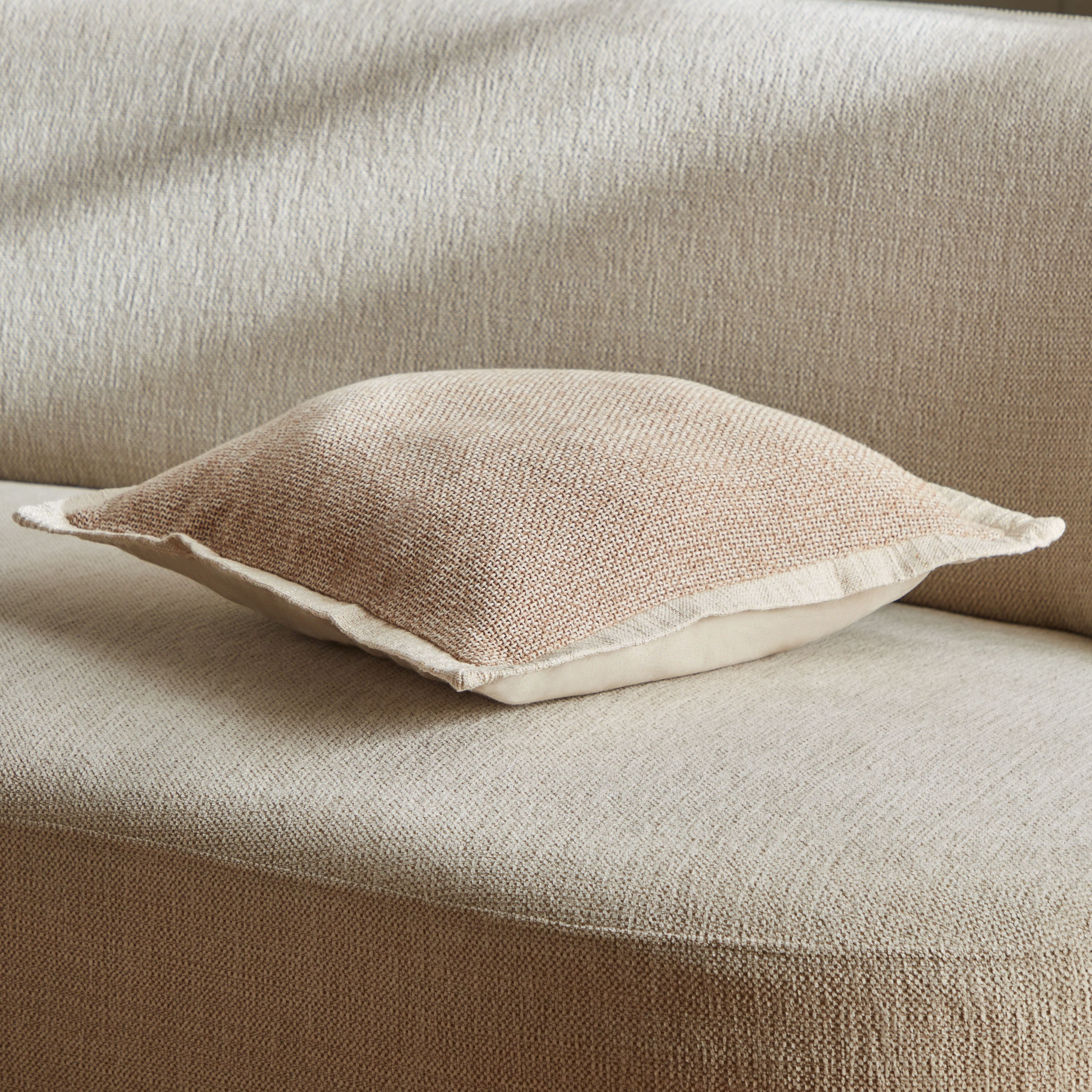 غطاء وسادة بشريط جاكار من بيترا - 45x45 سم-hbxhomeware-cushionsandcovers-cushioncovers-image-3