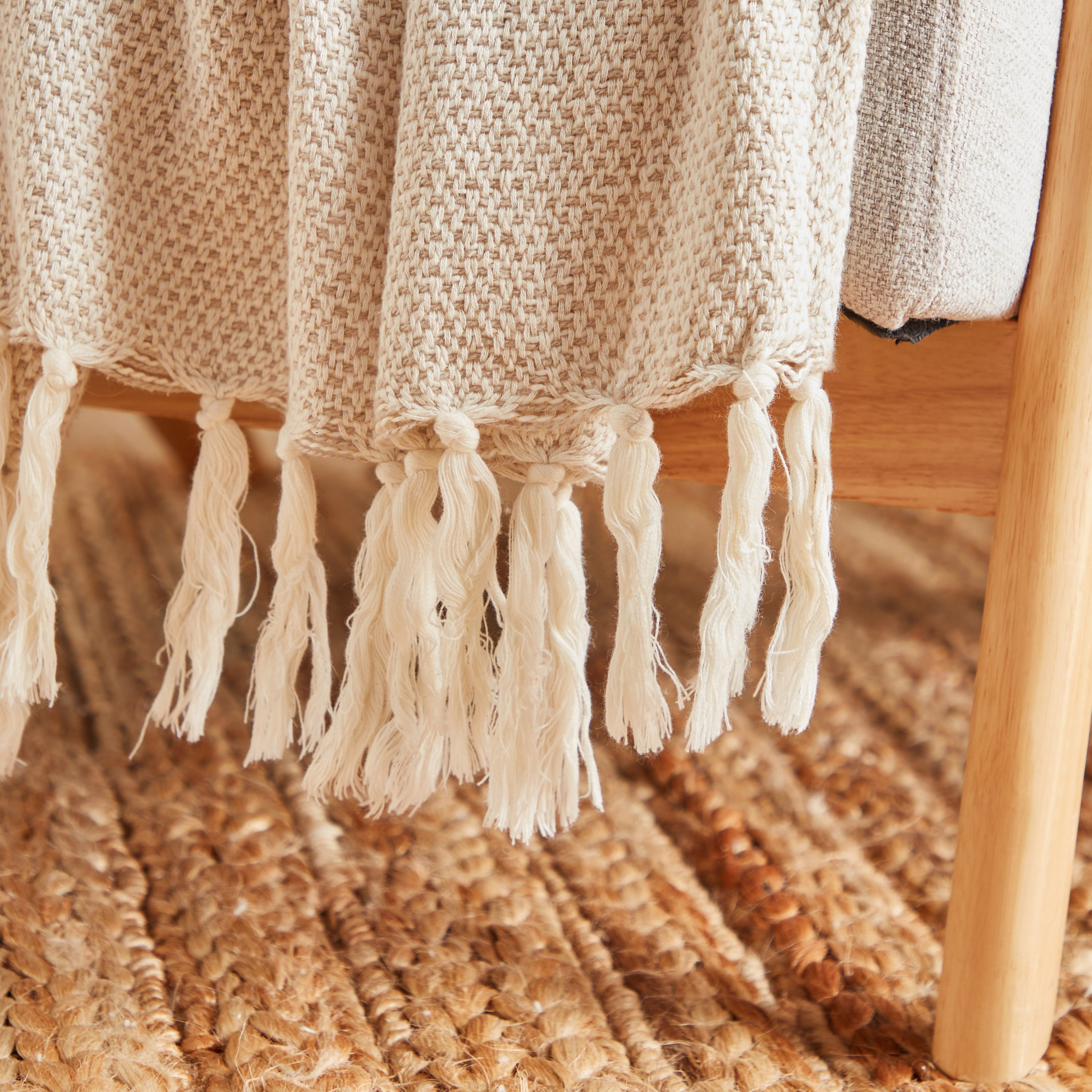 غطاء وسادة وبطانية خفيفة من سارة - طقم من 3 قطع-hbxhomeware-cushionsandcovers-cushioncovers-image-3